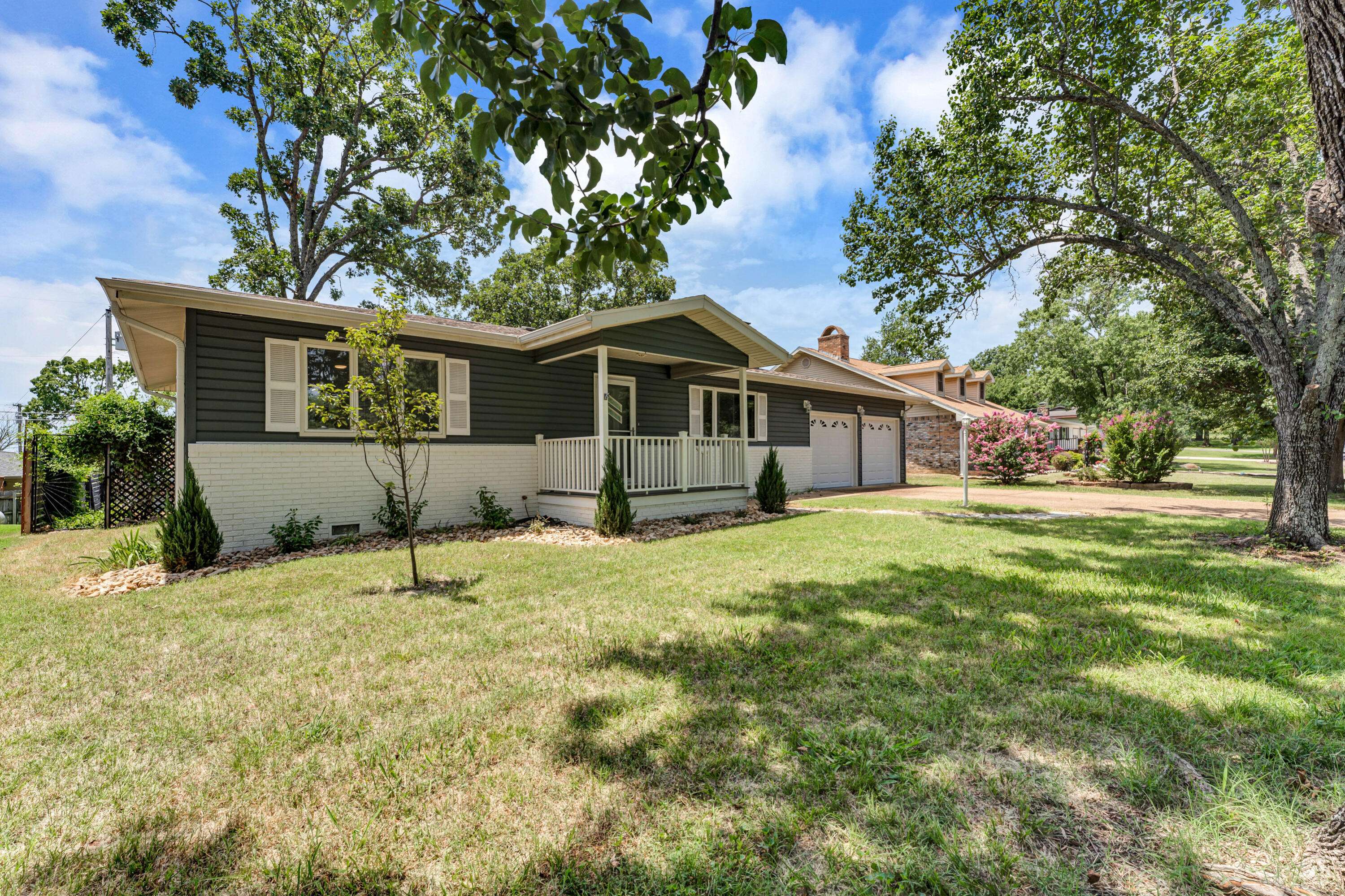 1704 Neihardt ST, Branson, MO 65616