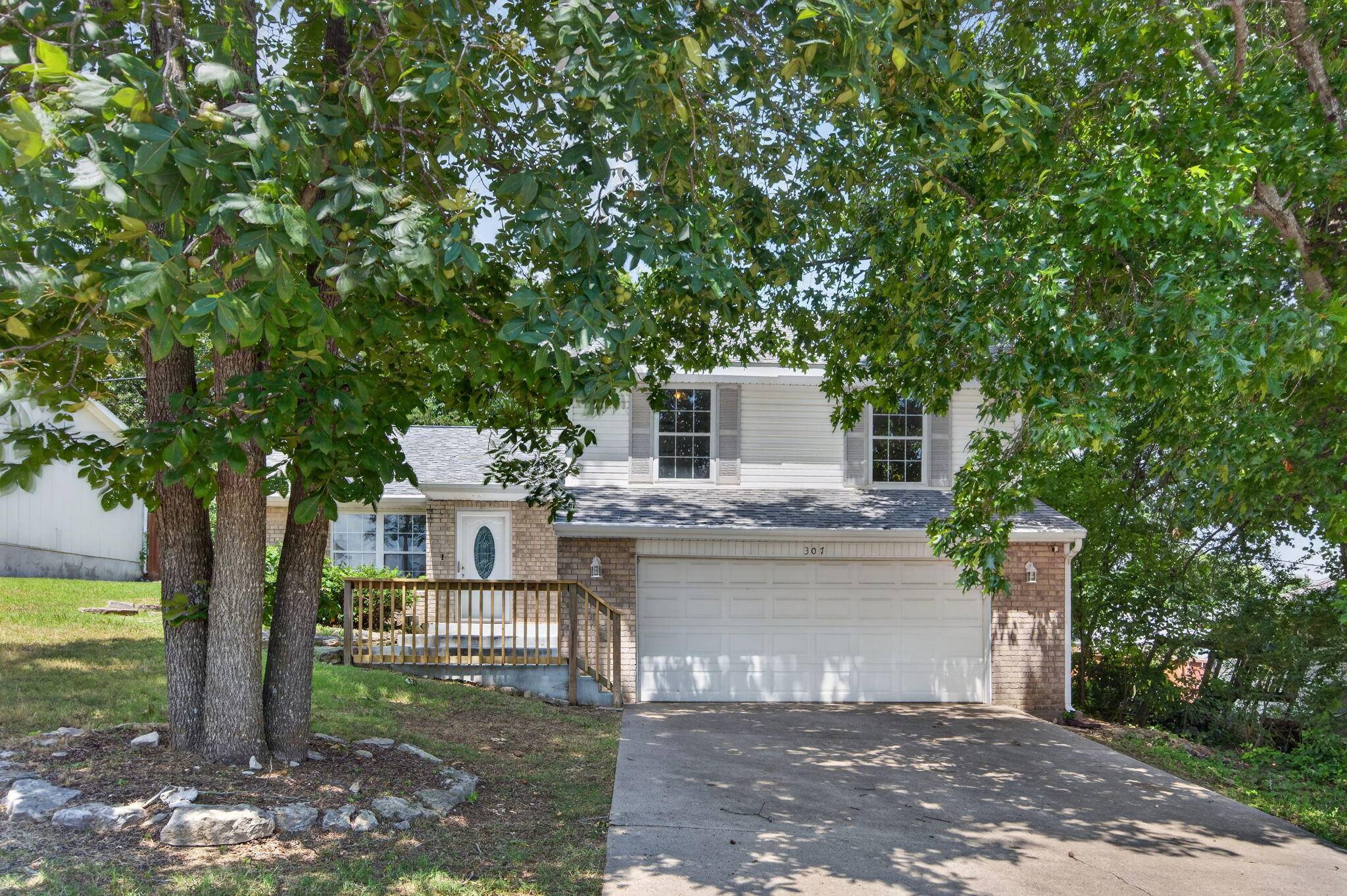 307 Spring Meadow Pkwy, Branson, MO 65616