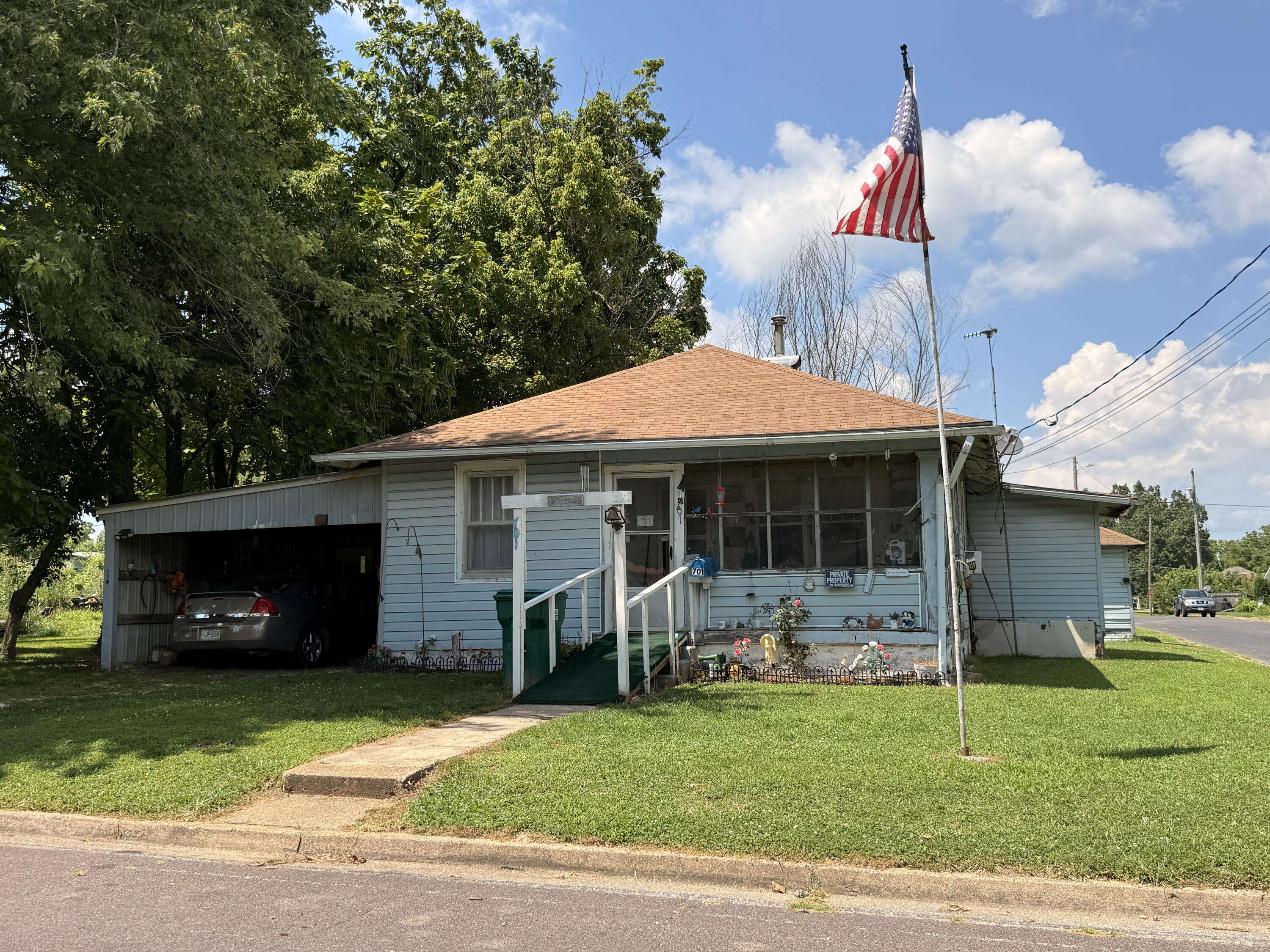 701 W Frisco ST, Mountain Grove, MO 65711