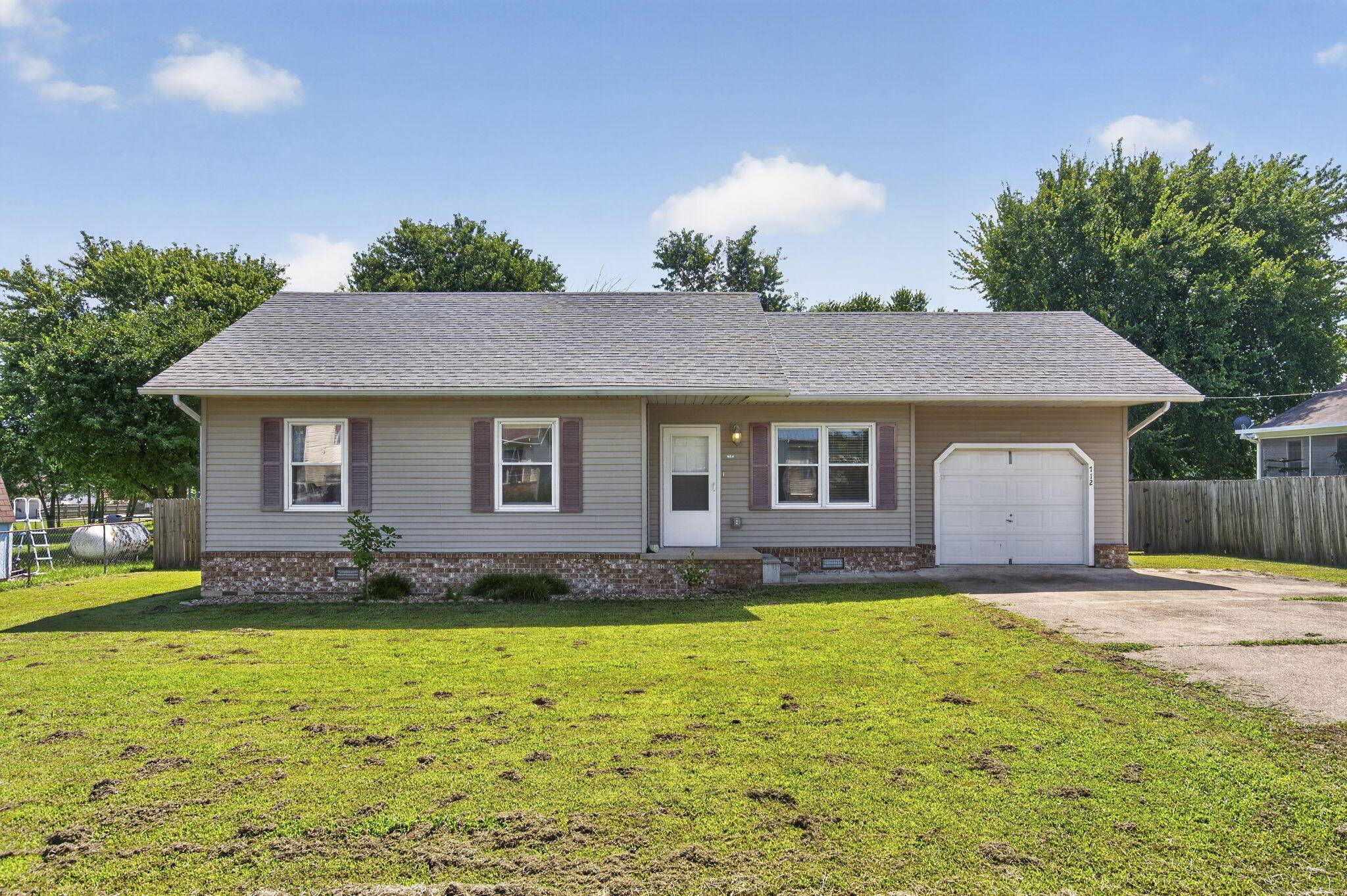 712 S Chestnut ST, Buffalo, MO 65622