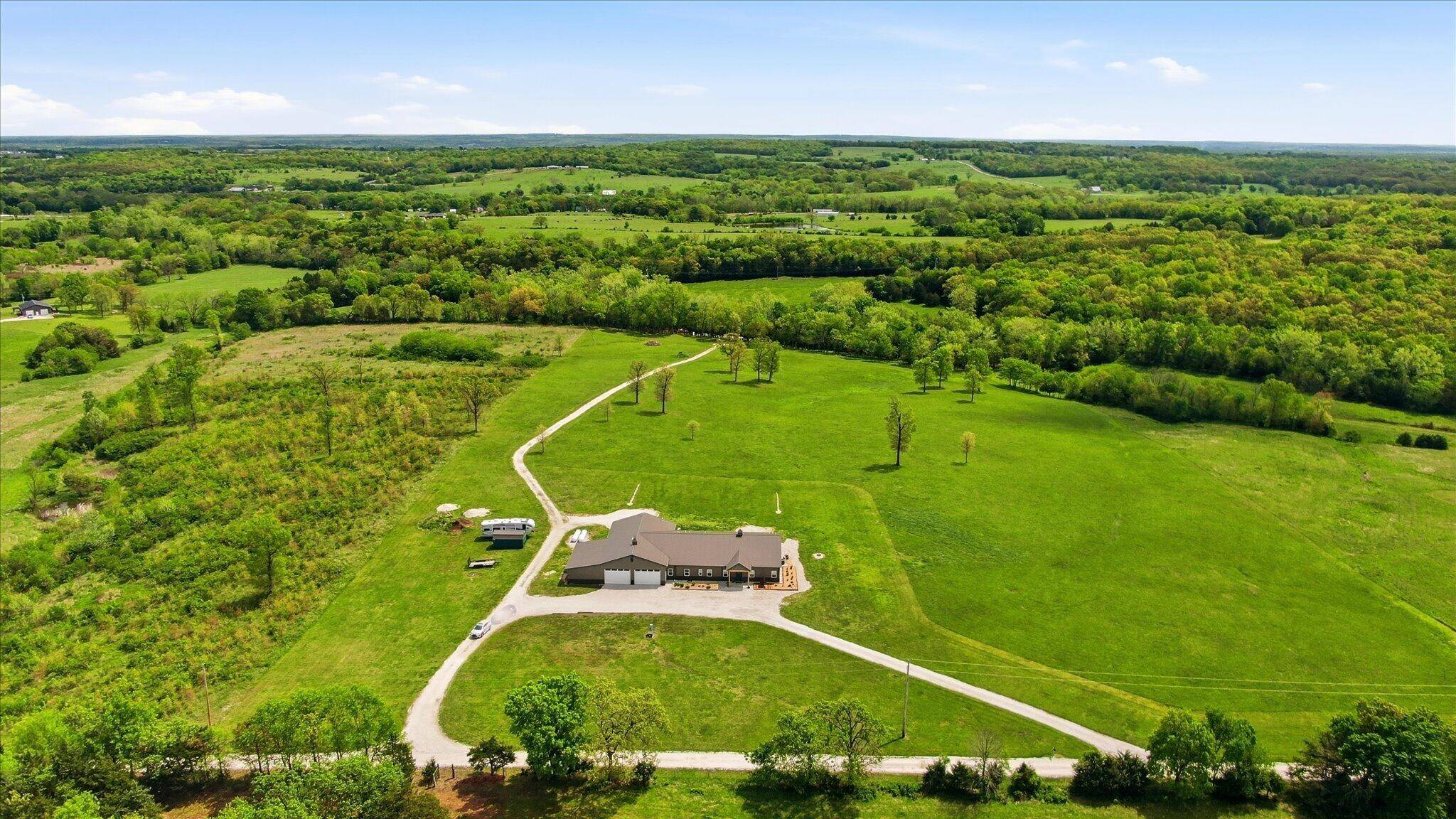 3870 S 75th RD, Dunnegan, MO 65640