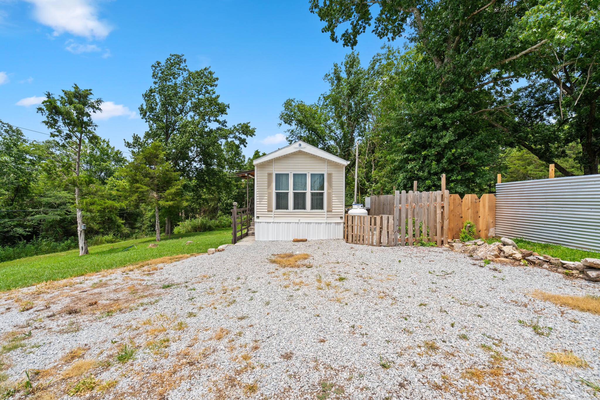130 Lillian RD, Rockaway Beach, MO 65740