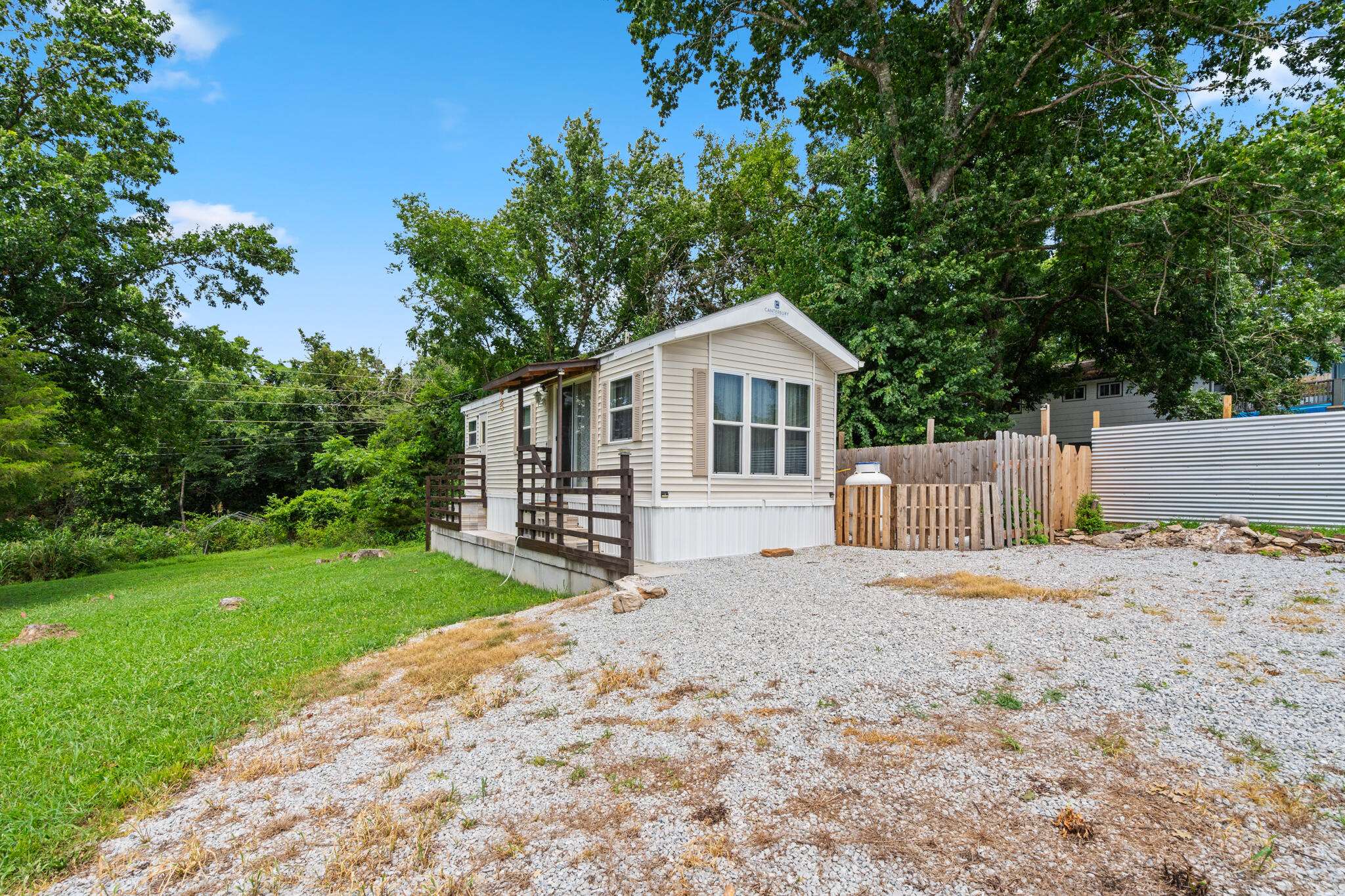 130 Lillian RD, Rockaway Beach, MO 65740