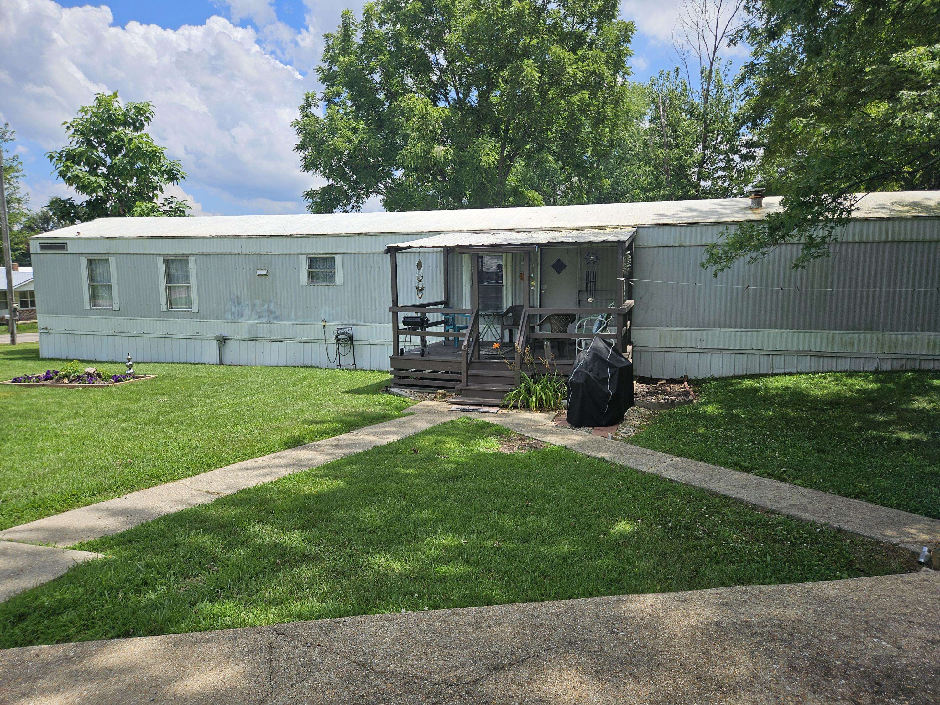 1005 E 5th ST, Mountain View, MO 65548