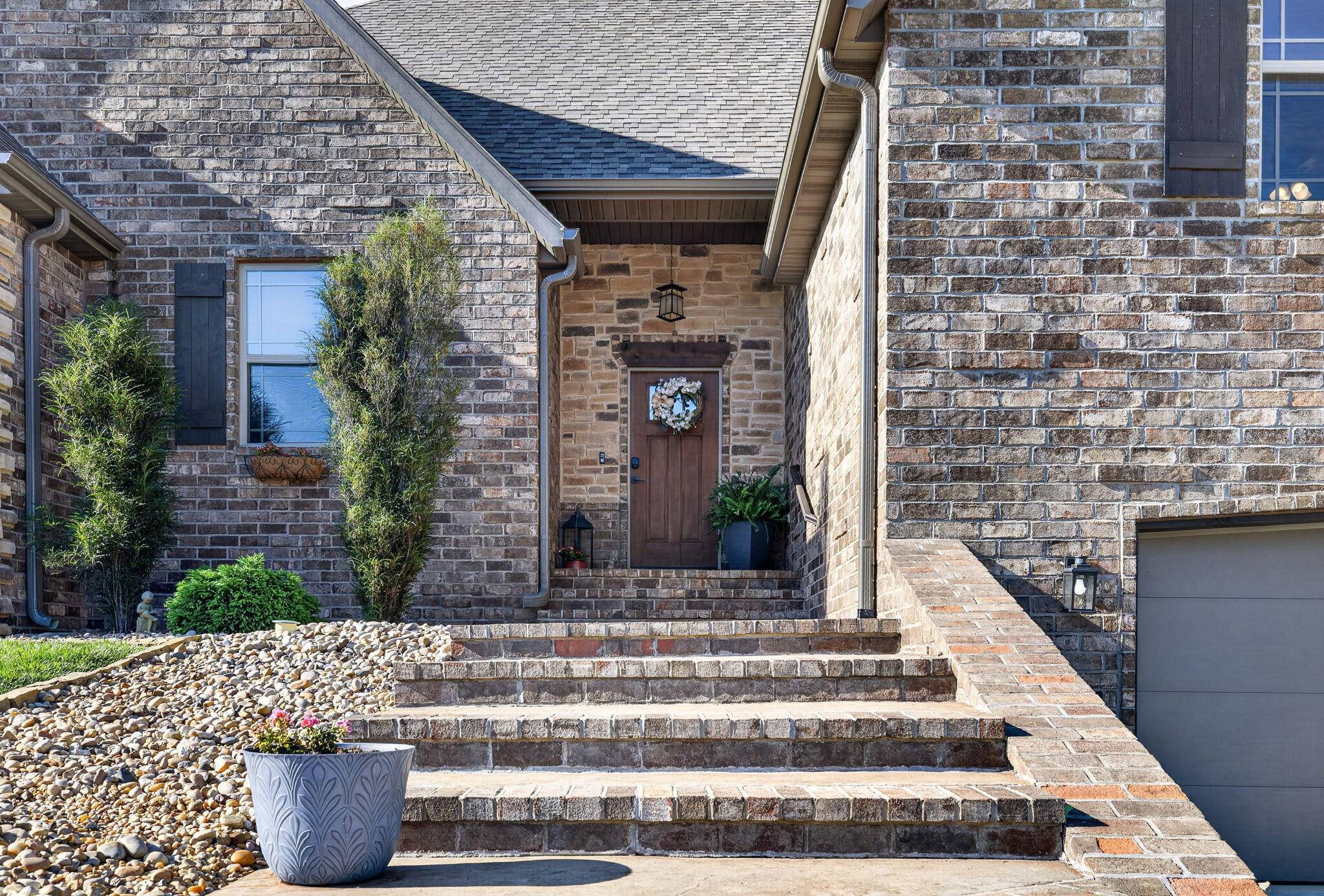 102 E Ironwood DR, Republic, MO 65738