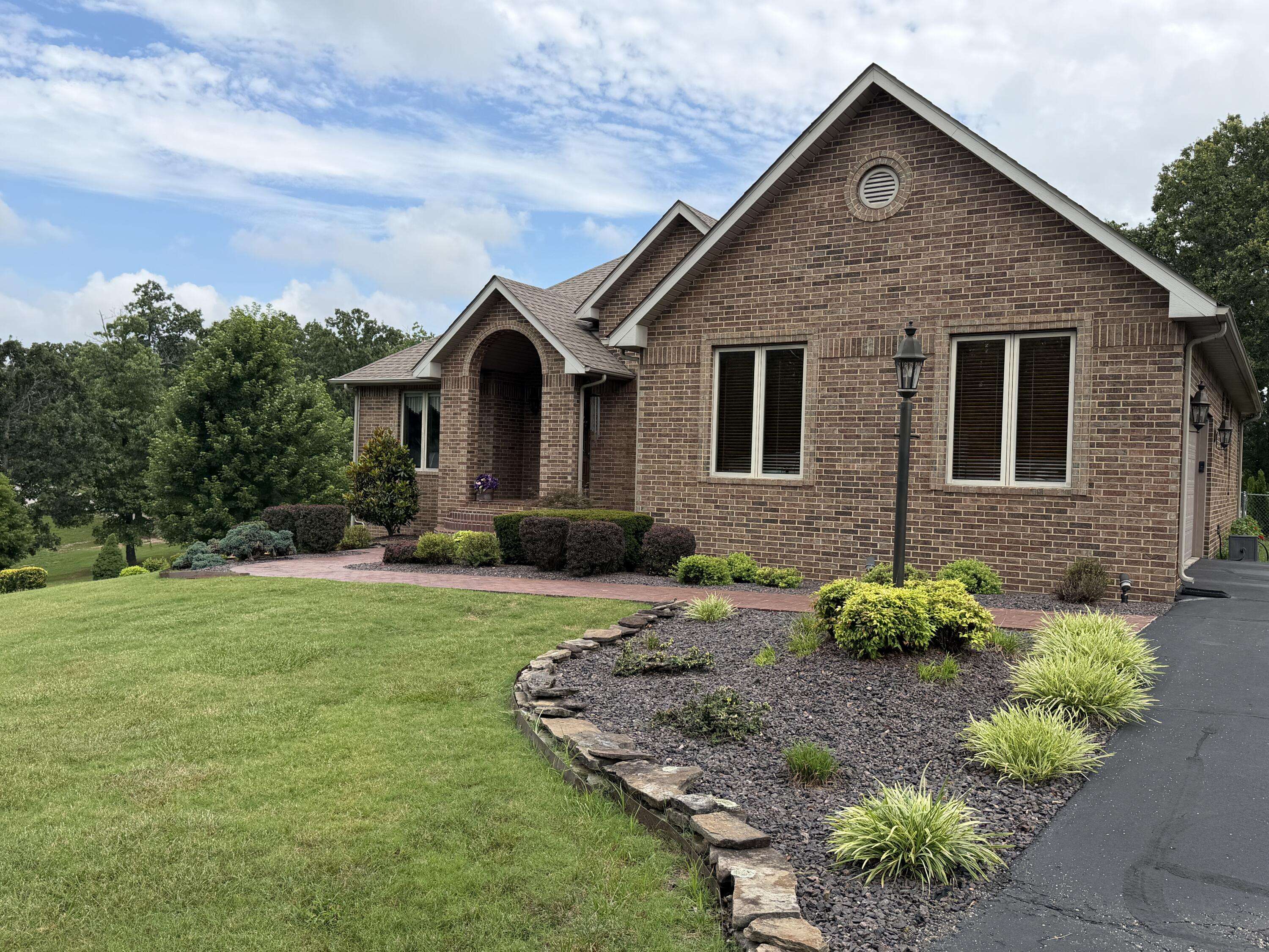 10642 County Road 8070, West Plains, MO 65775