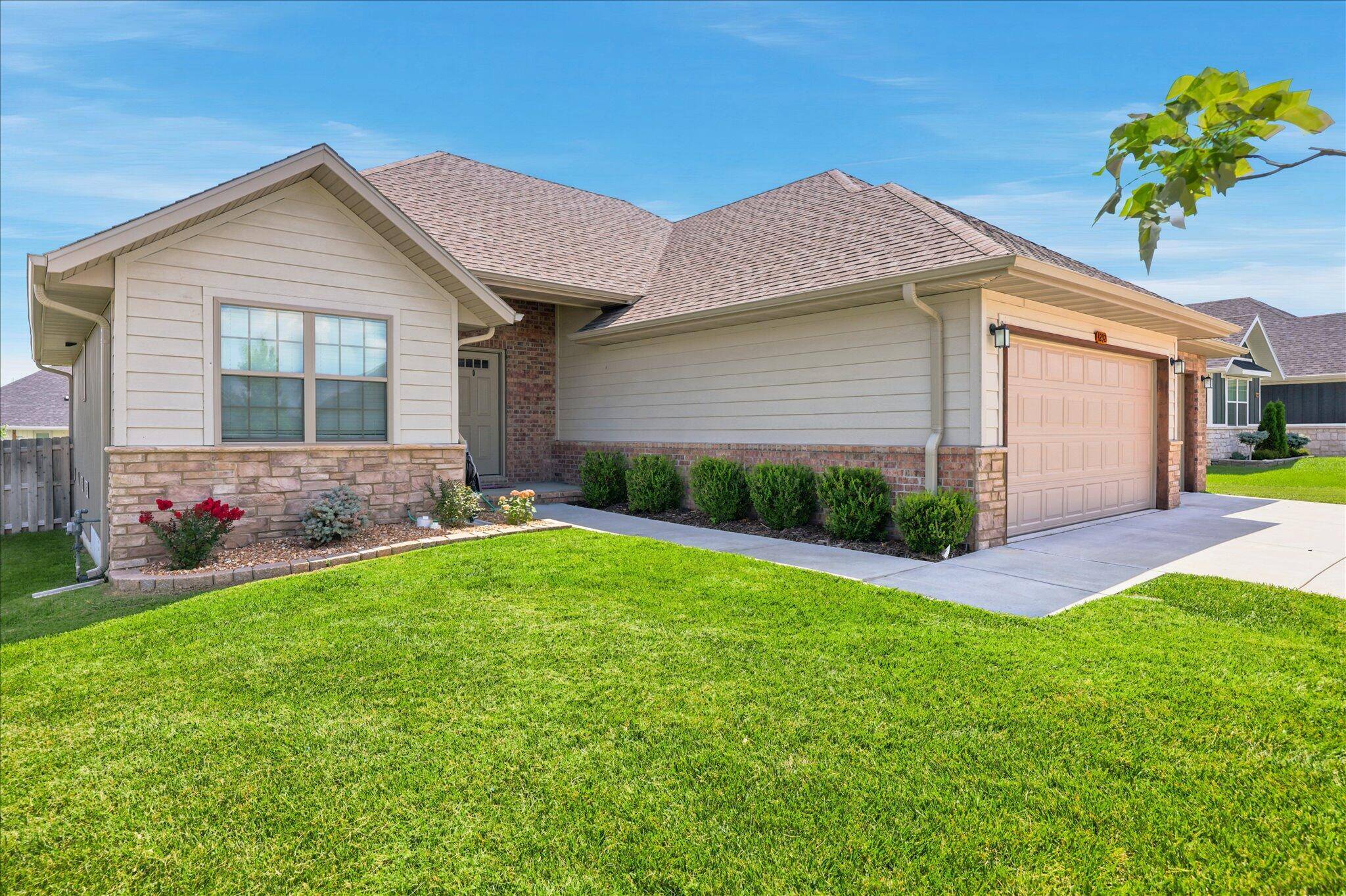 4292 N Venice AVE, Ozark, MO 65721
