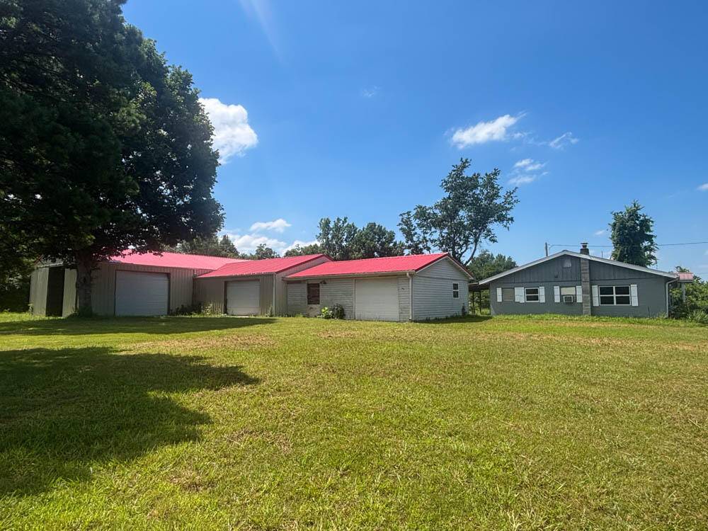 9198 U.S. 160, Isabella, MO 65676