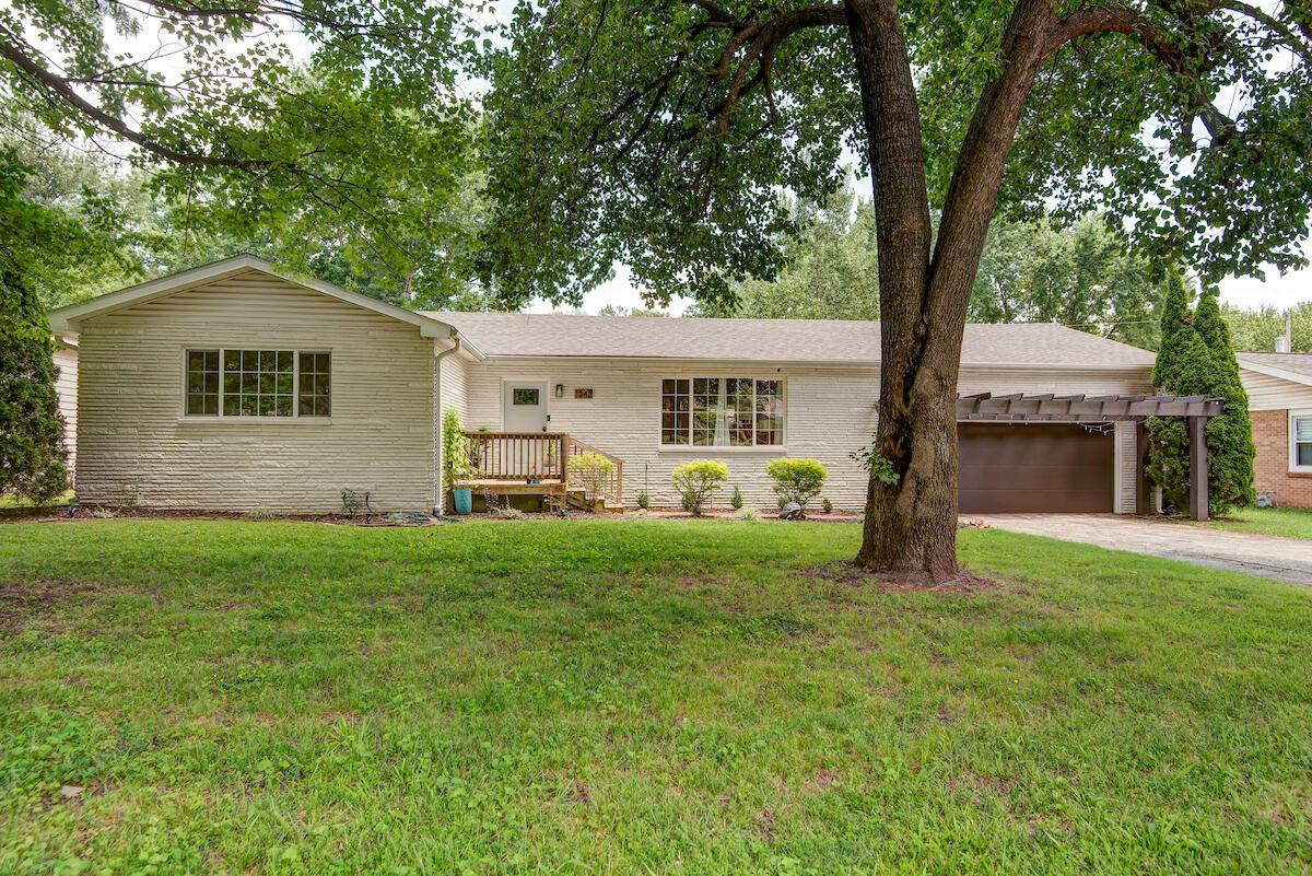 1542 S Plaza AVE, Springfield, MO 65804