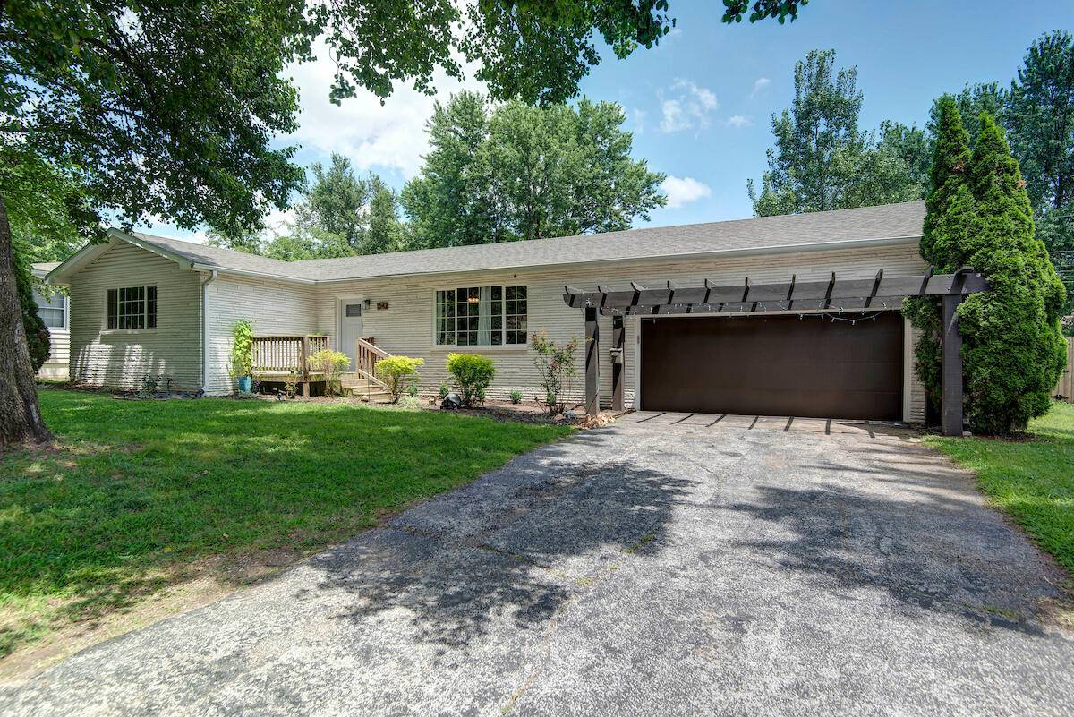 1542 S Plaza AVE, Springfield, MO 65804