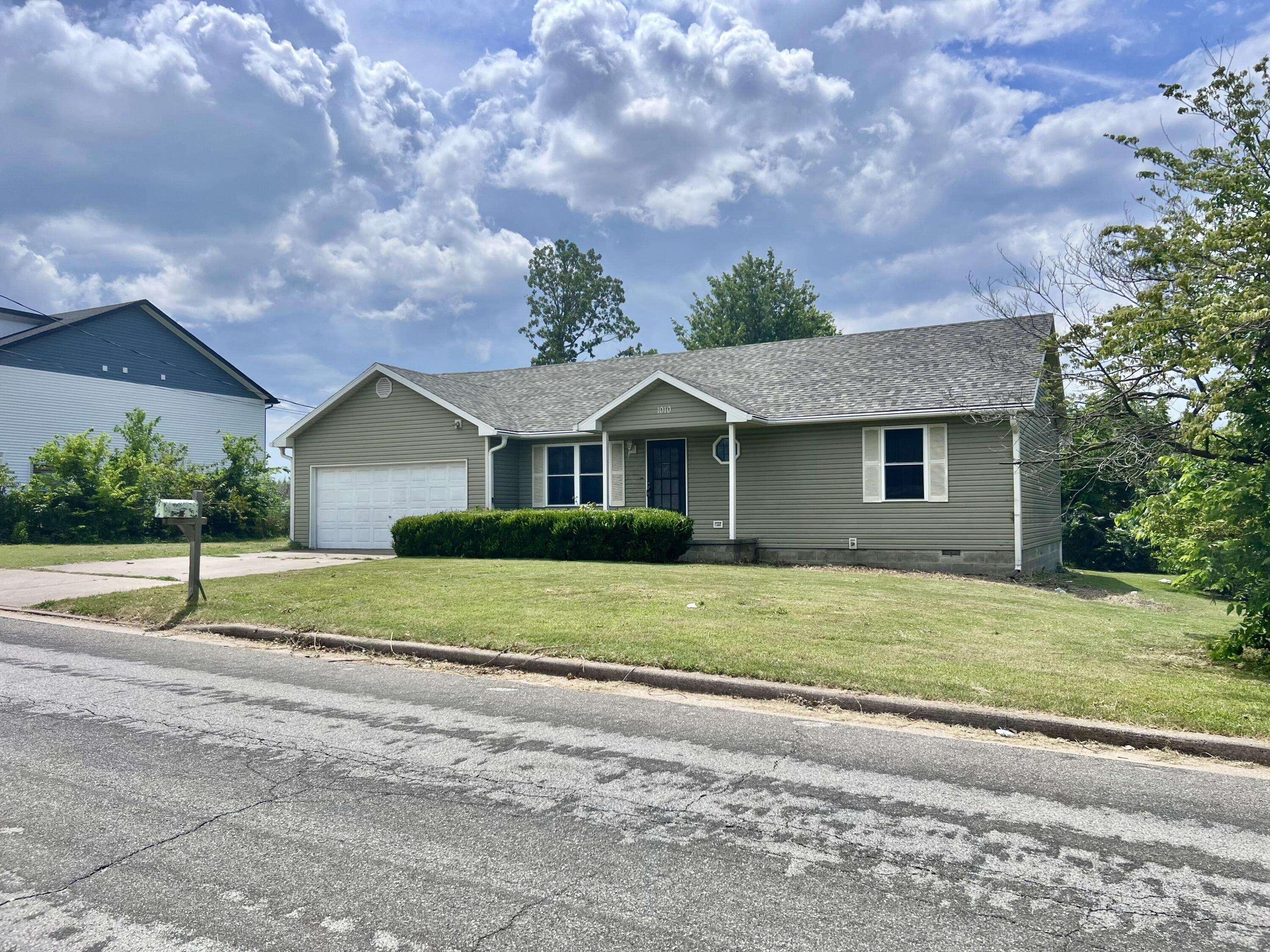 1010 Rex AVE, Joplin, MO 64801