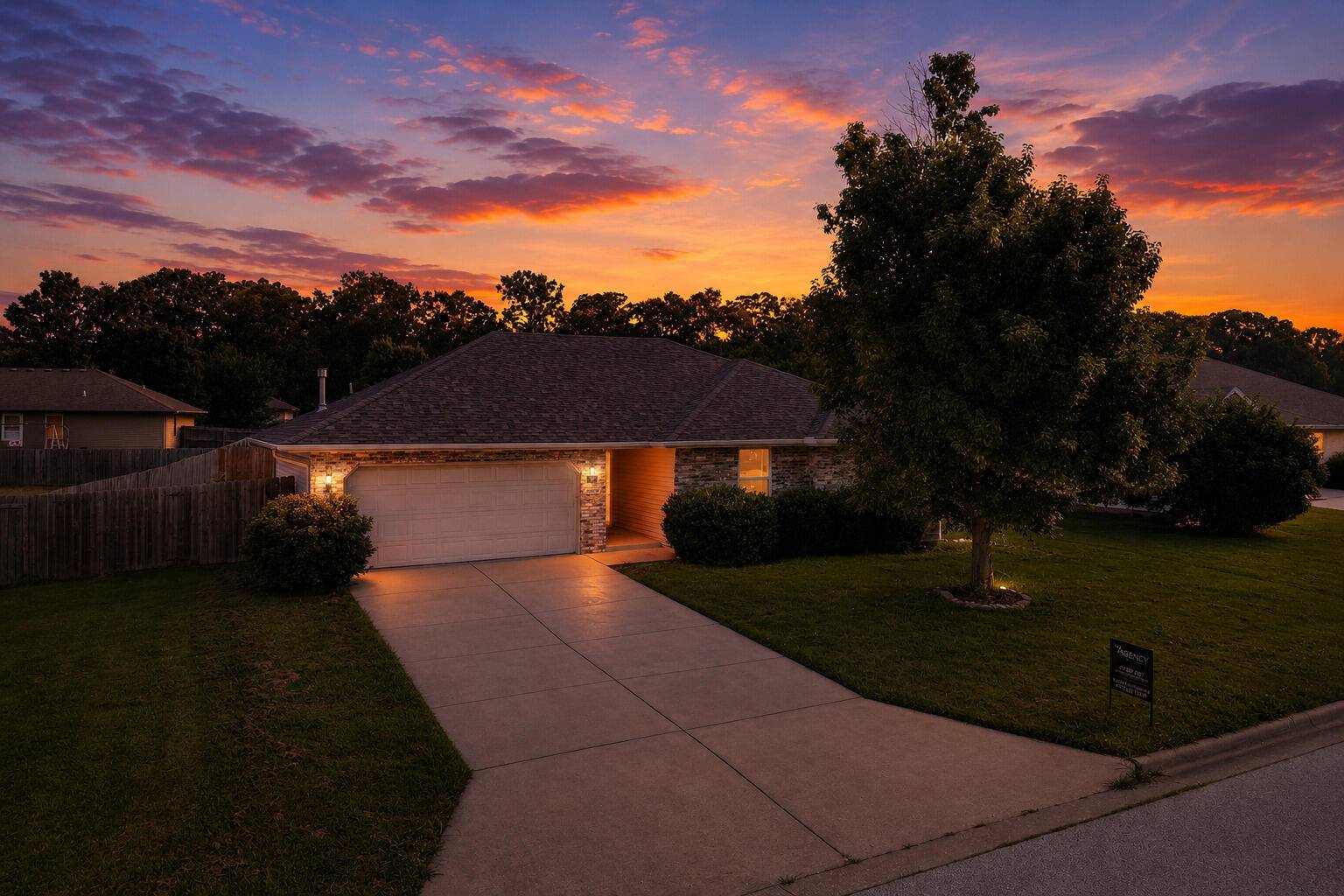 1107 E Melton RD, Ozark, MO 65721