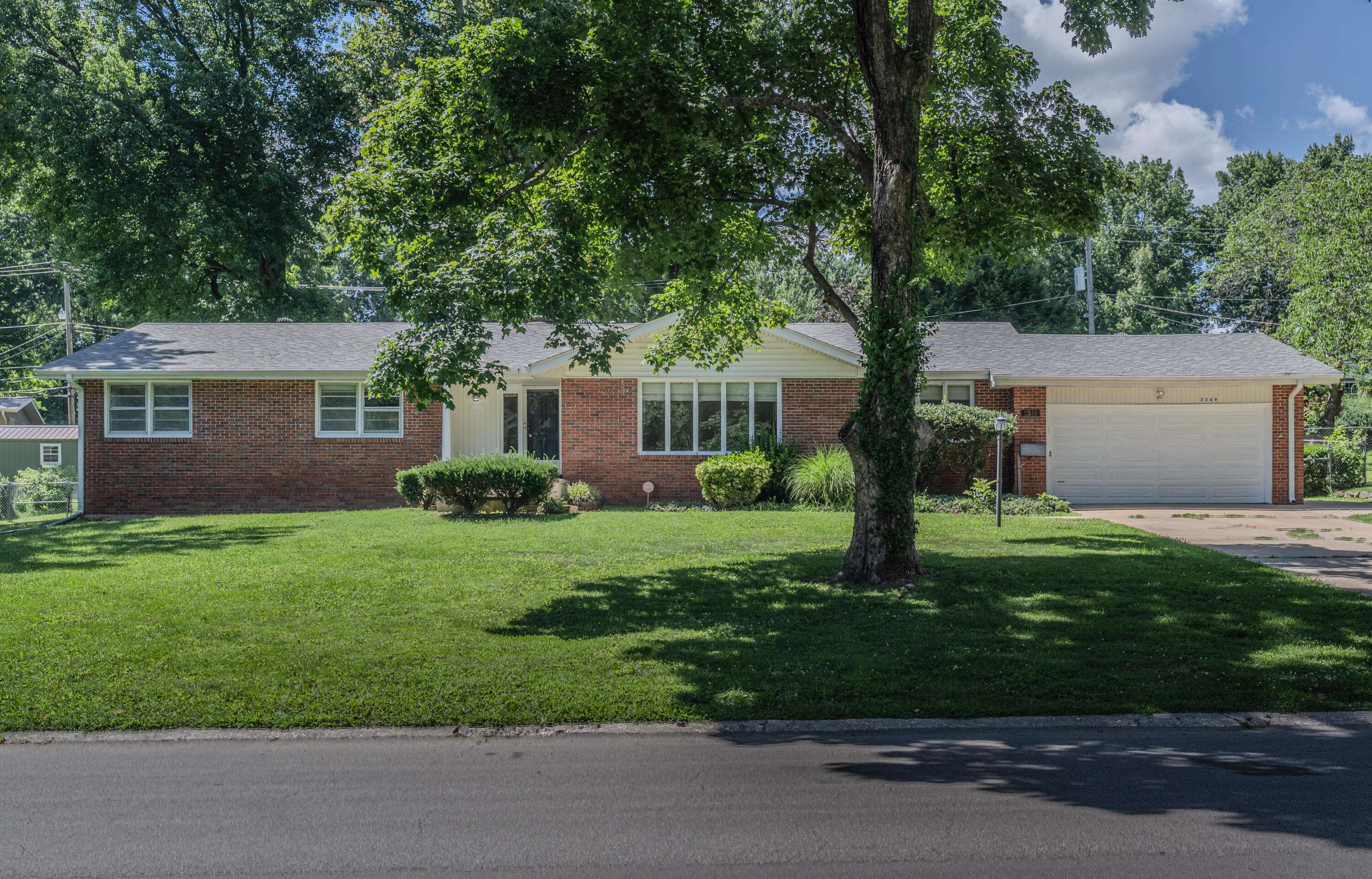 2349 S Catalina AVE, Springfield, MO 65804