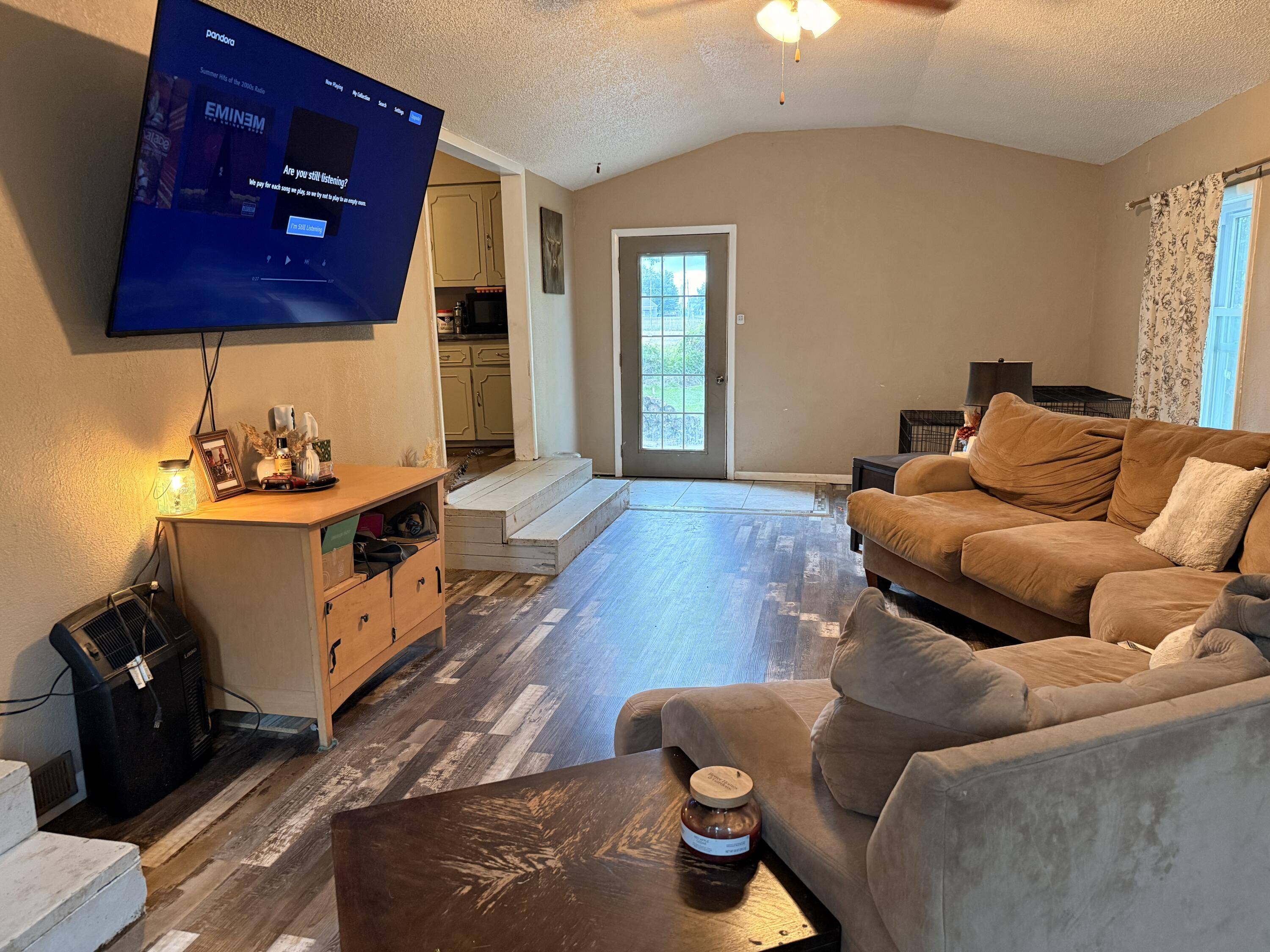 220 S Center ST, Mountain Grove, MO 65711