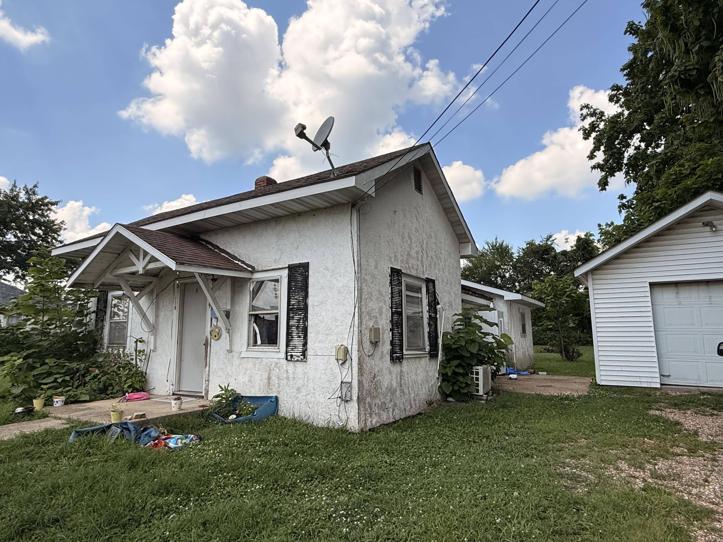 719 W Frisco ST, Mountain Grove, MO 65711