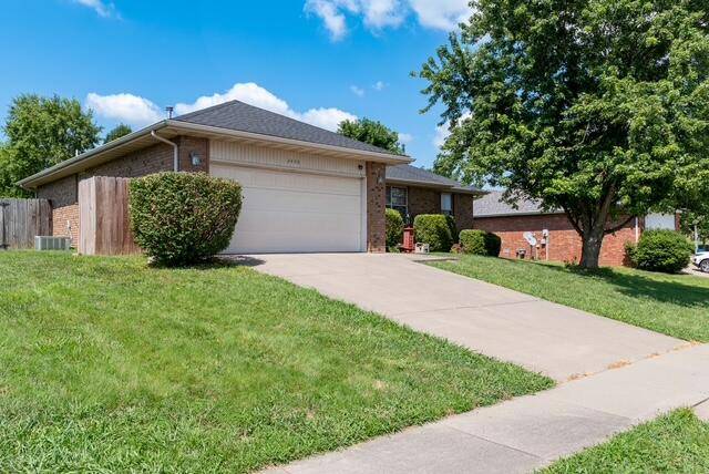 2409 W Colton AVE, Ozark, MO 65721