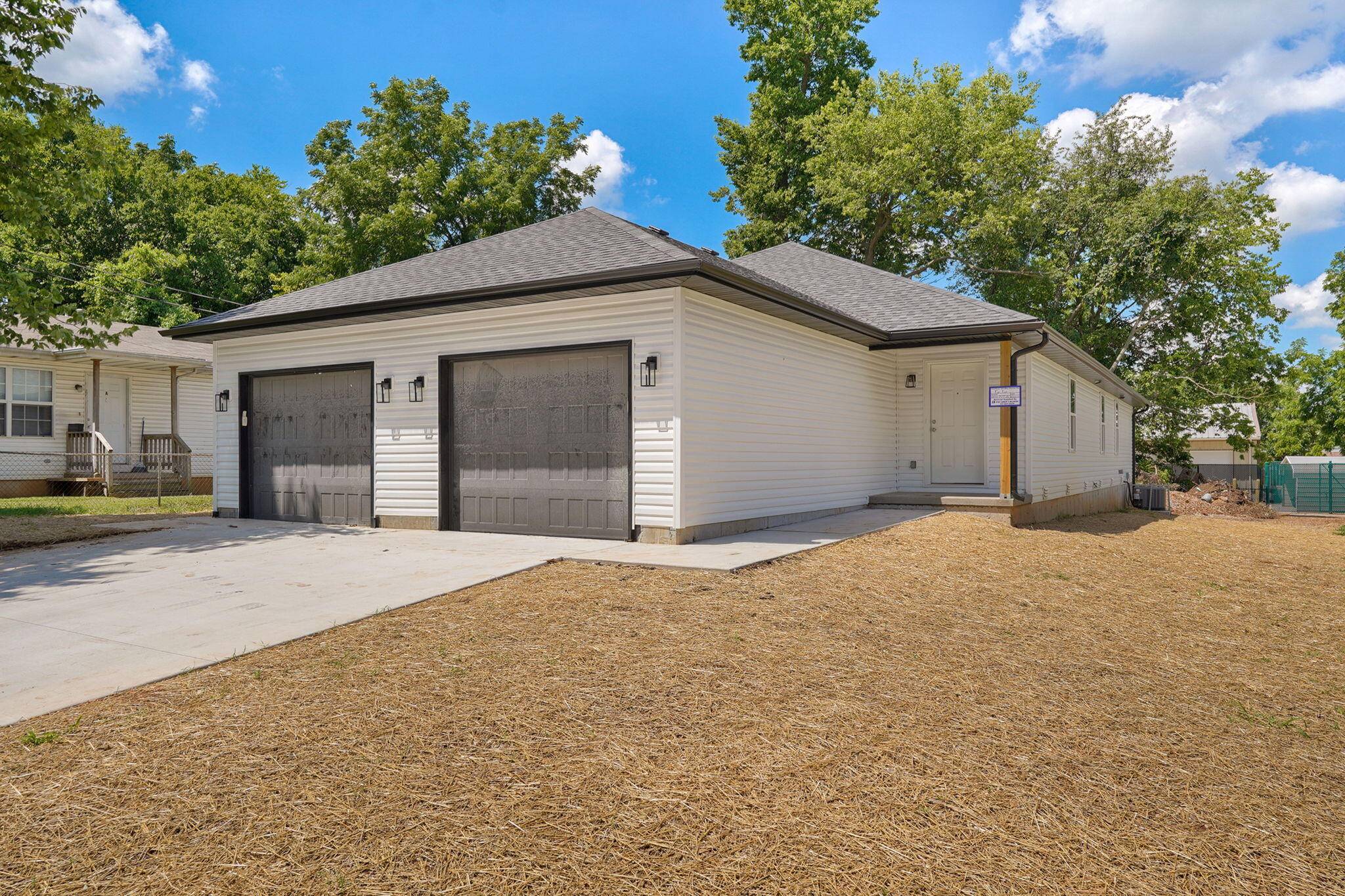 717 N Weaver AVE, Springfield, MO 65802