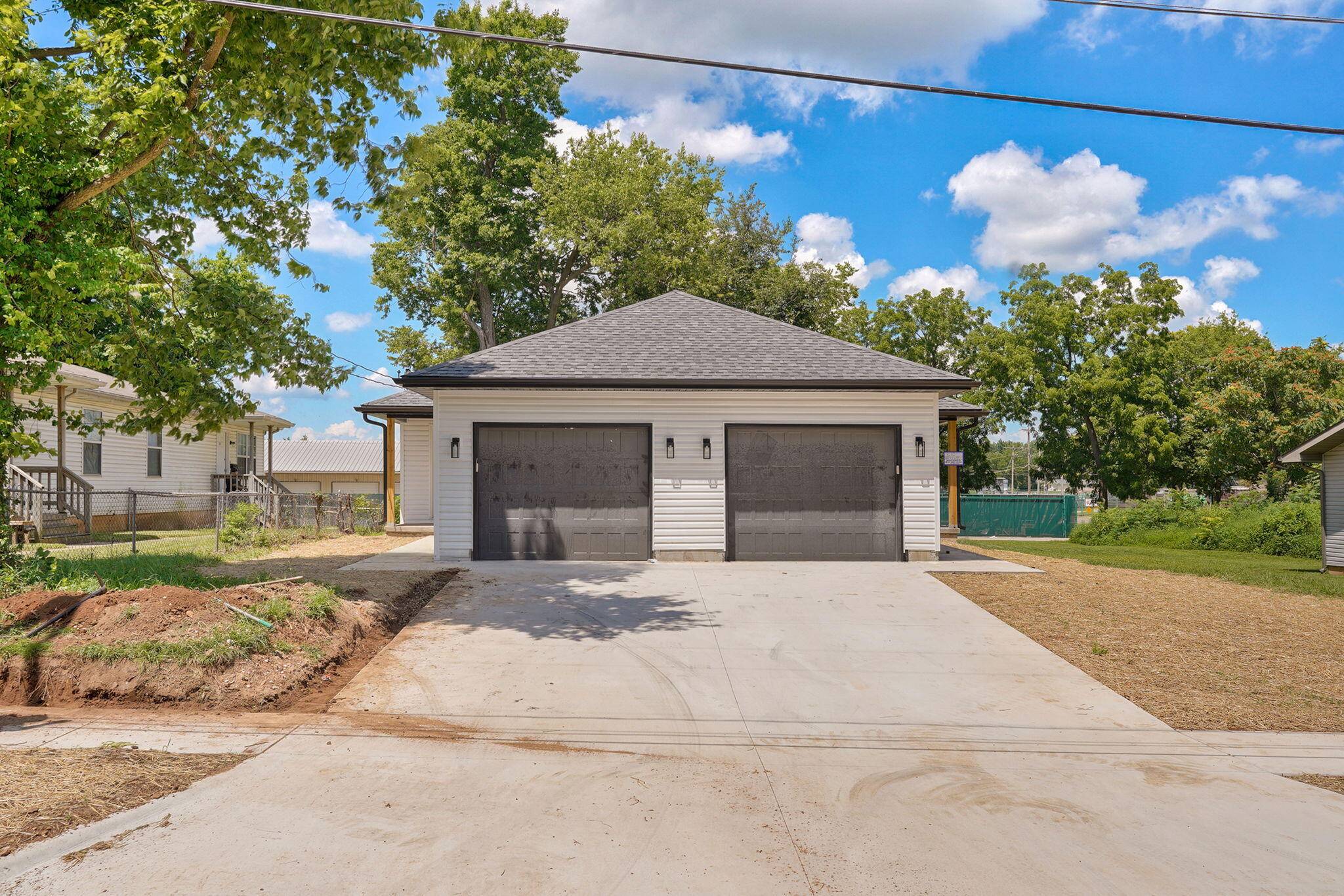 717 N Weaver AVE, Springfield, MO 65802