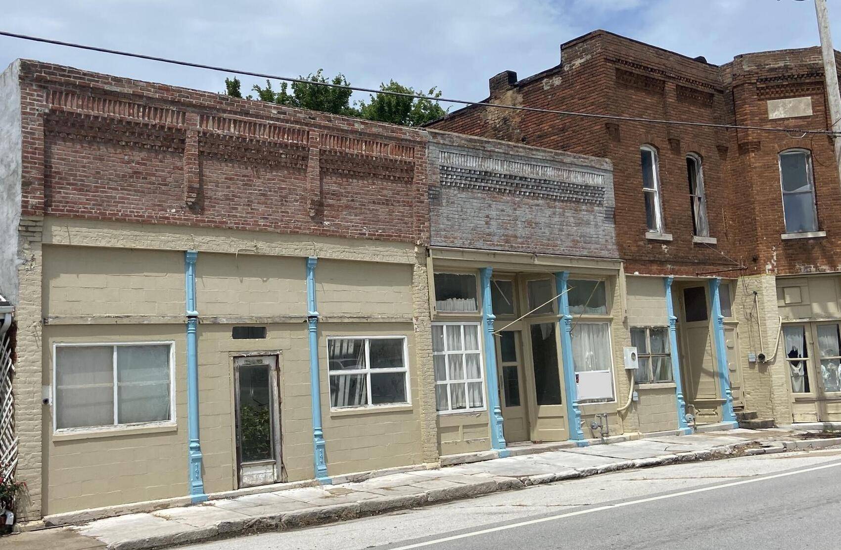119-127 E Main ST, Walnut Grove, MO 65770