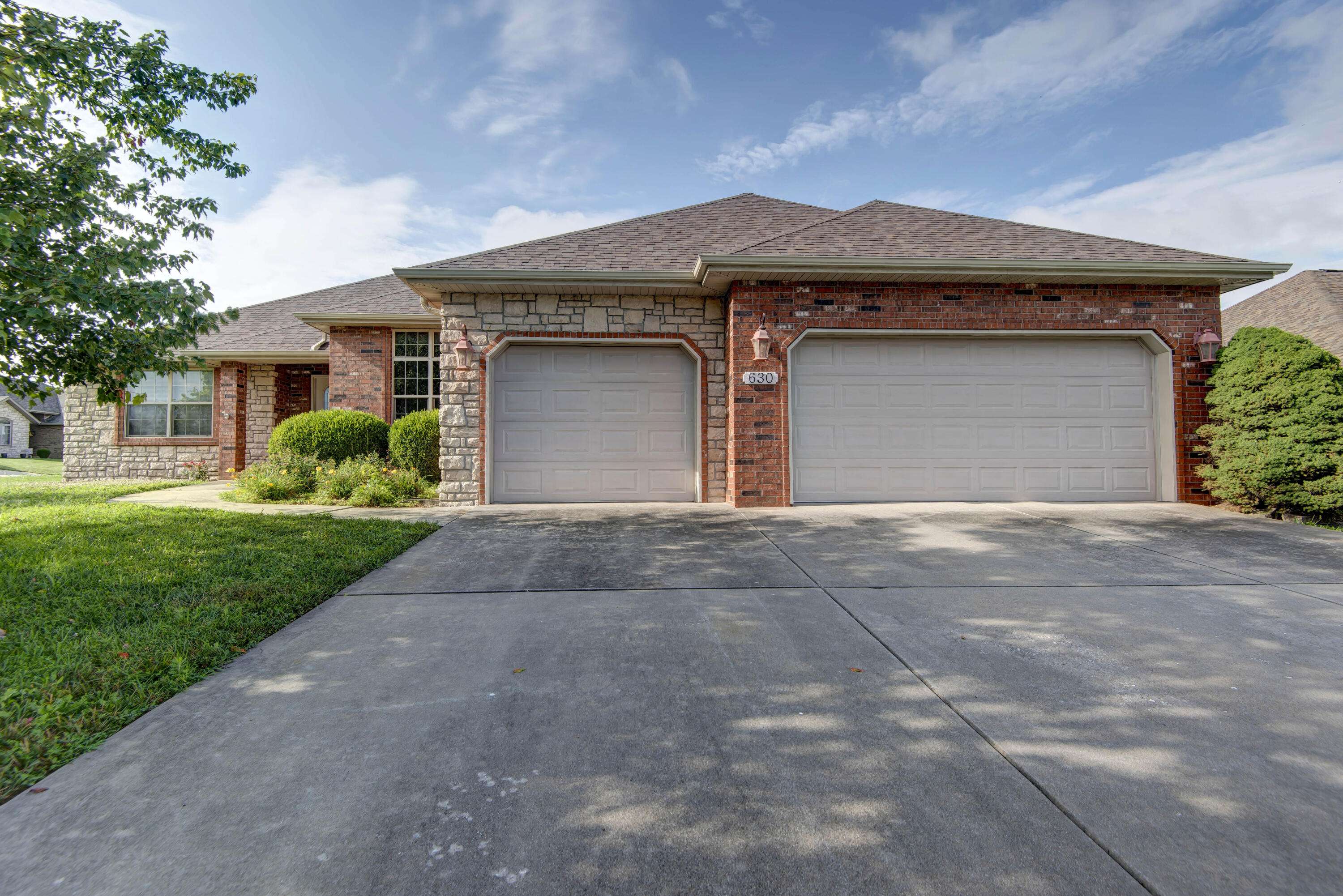 630 Meadowgate DR, Springfield, MO 65803