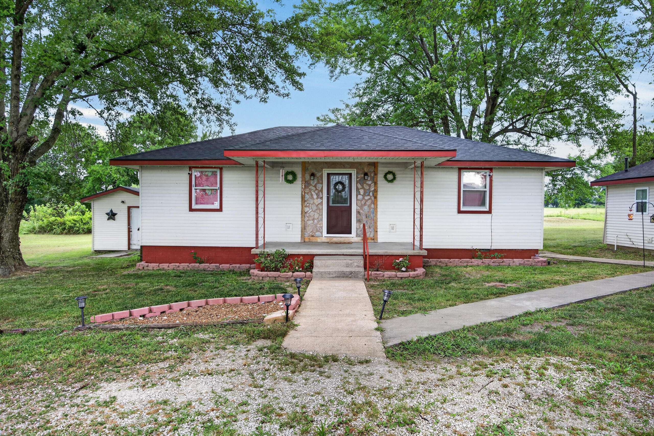 2464 U.S. 65, Louisburg, MO 65685