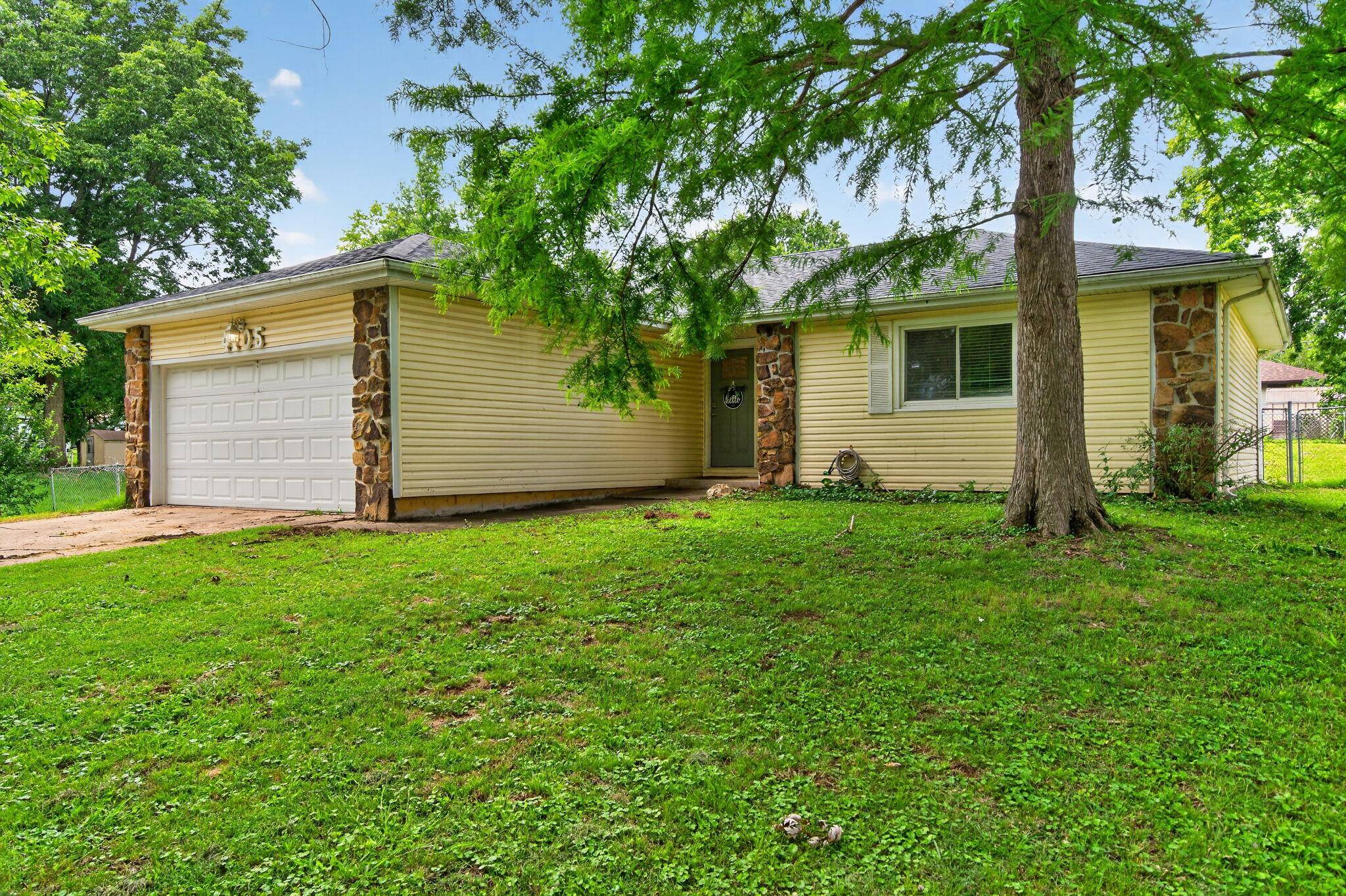 4105 W Dahlia DR, Battlefield, MO 65619
