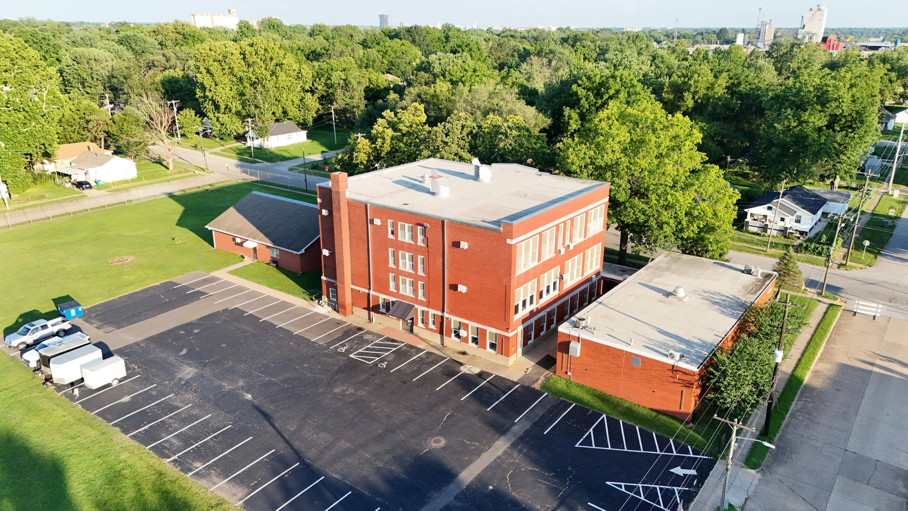 1423 W Atlantic ST, Springfield, MO 65803