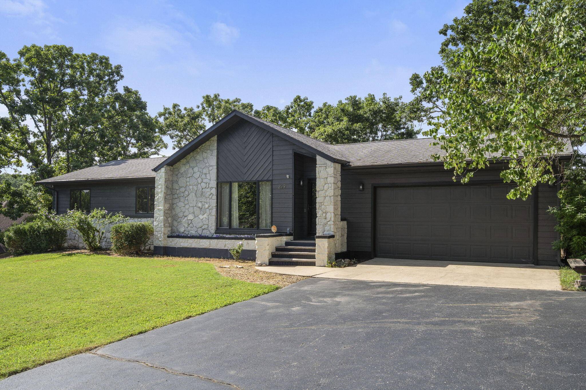 299 Sunny Brook DR, Branson, MO 65616