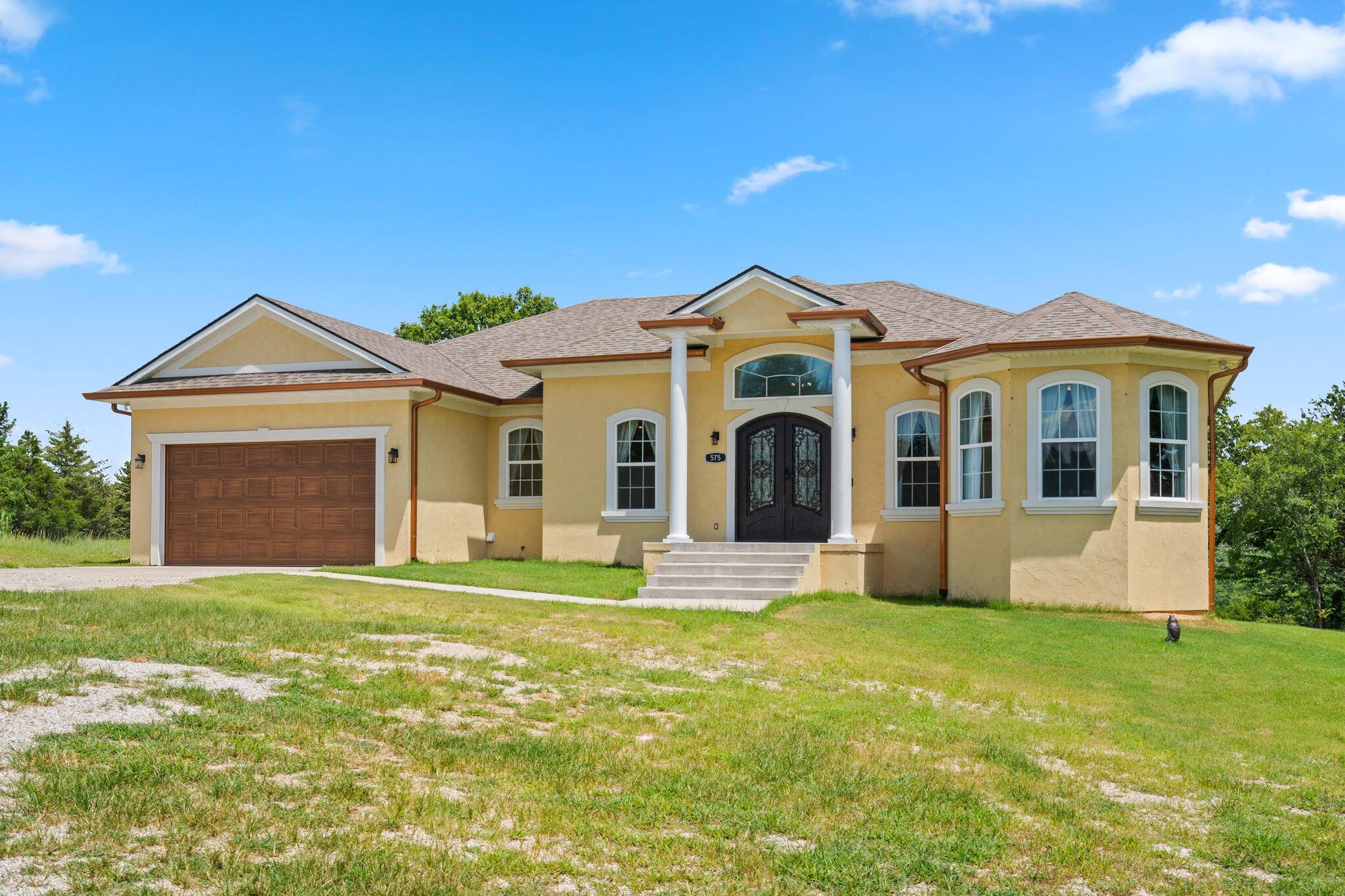 575 Wellington Pkwy, Kirbyville, MO 65679