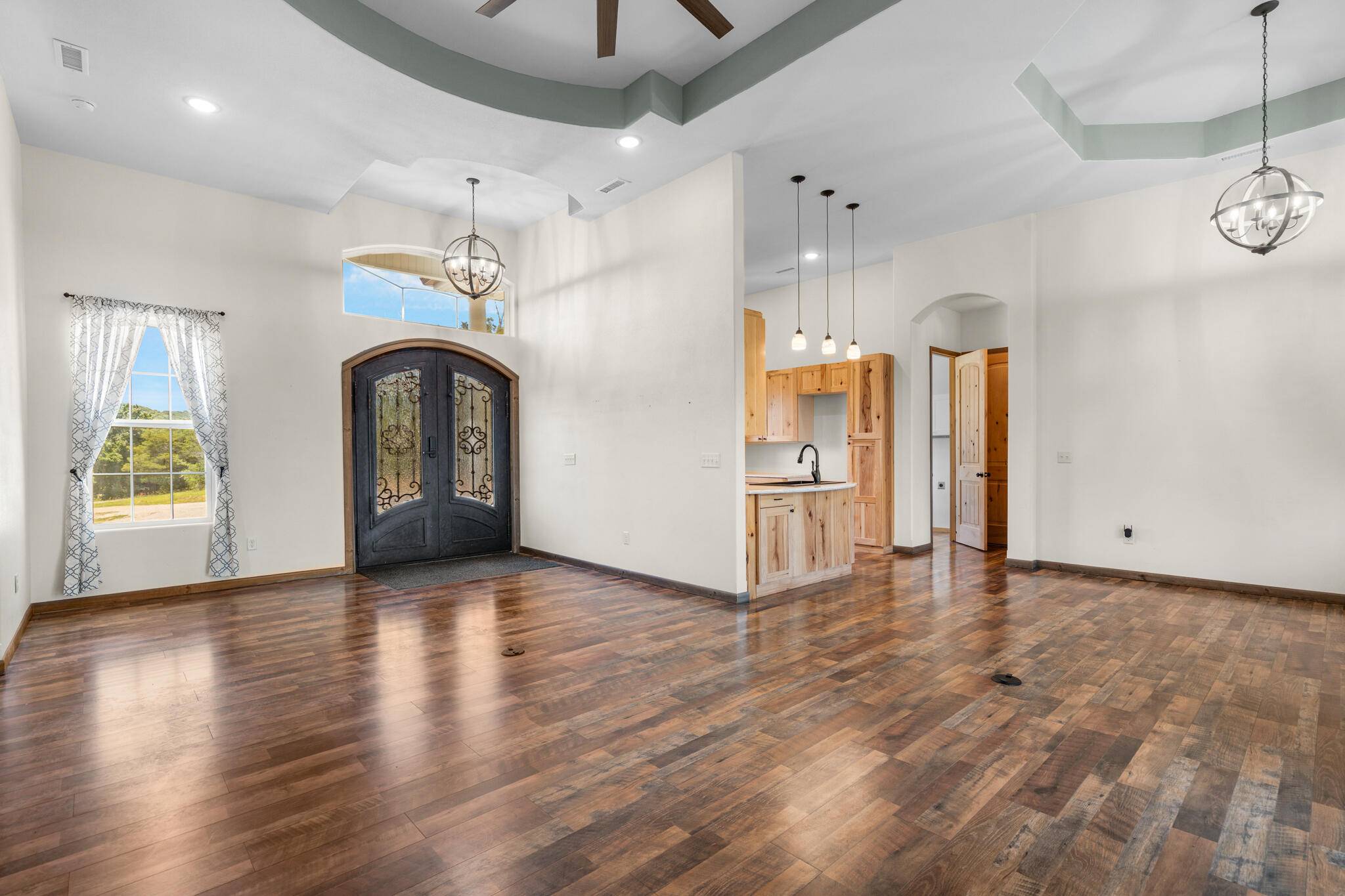 575 Wellington Pkwy, Kirbyville, MO 65679