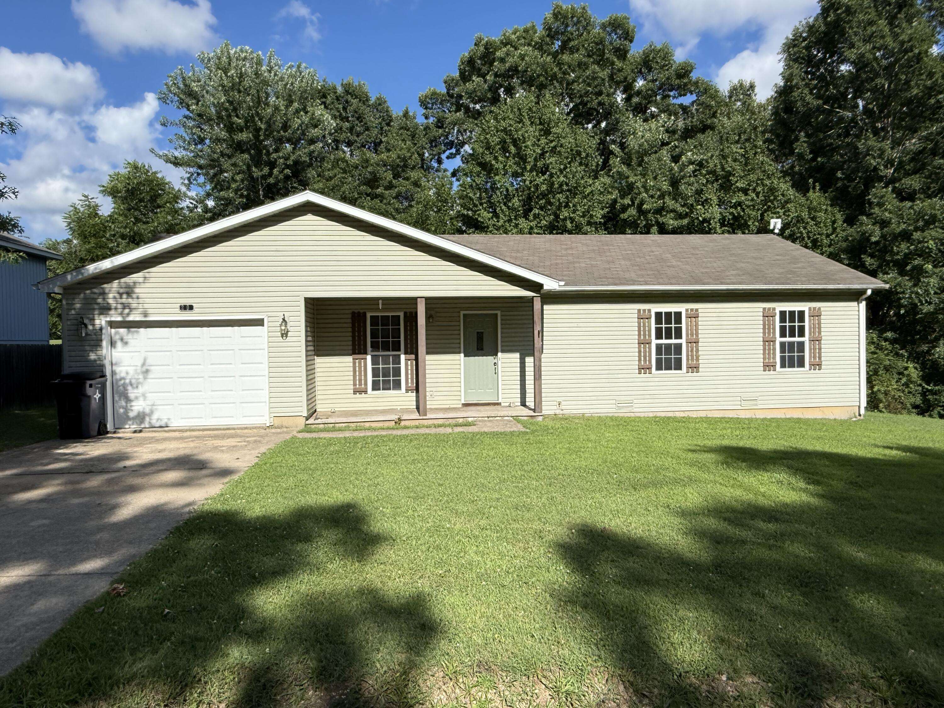 2706 Ginger DR, West Plains, MO 65775