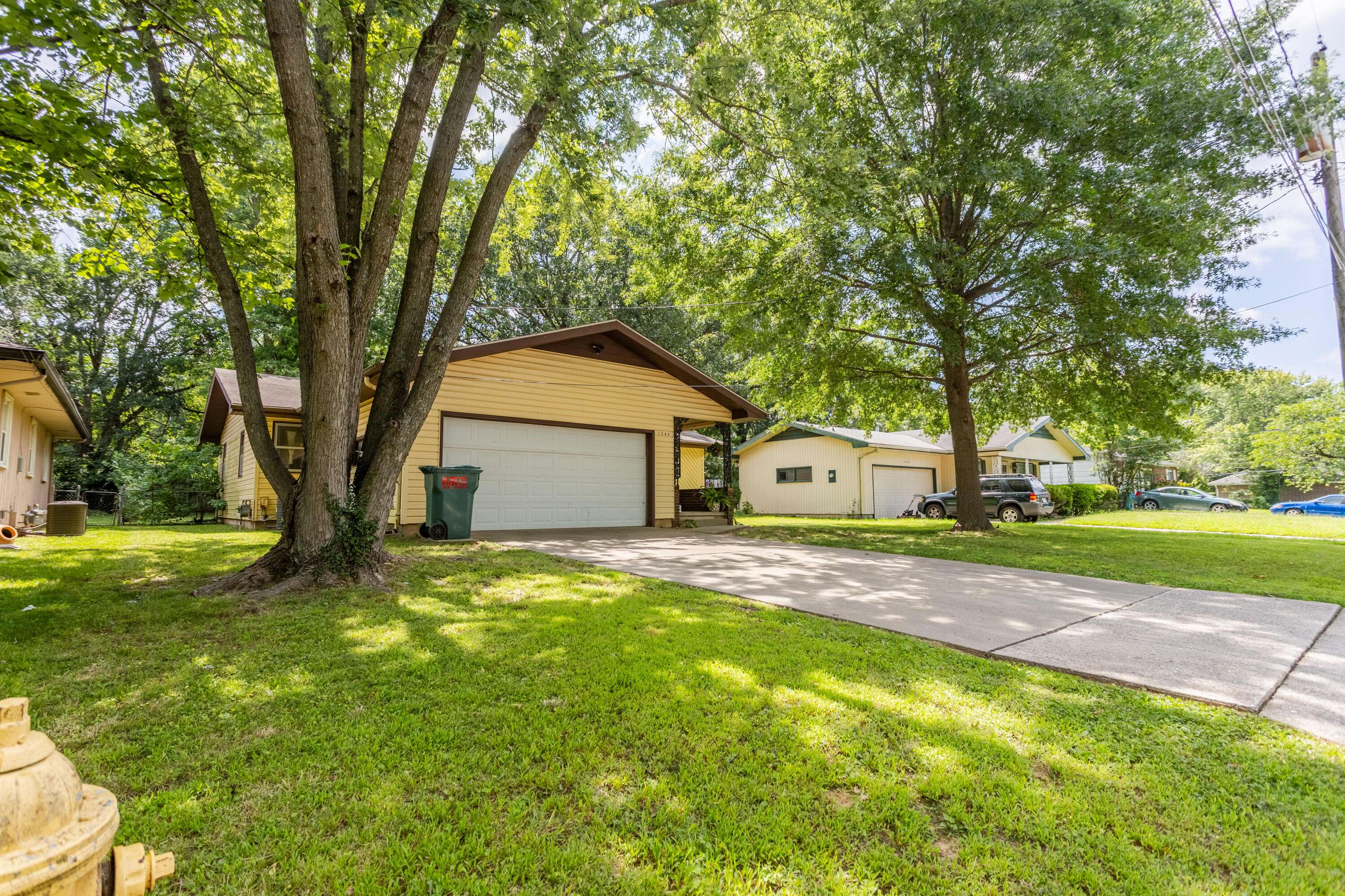 1348 S Arcadia AVE, Springfield, MO 65804