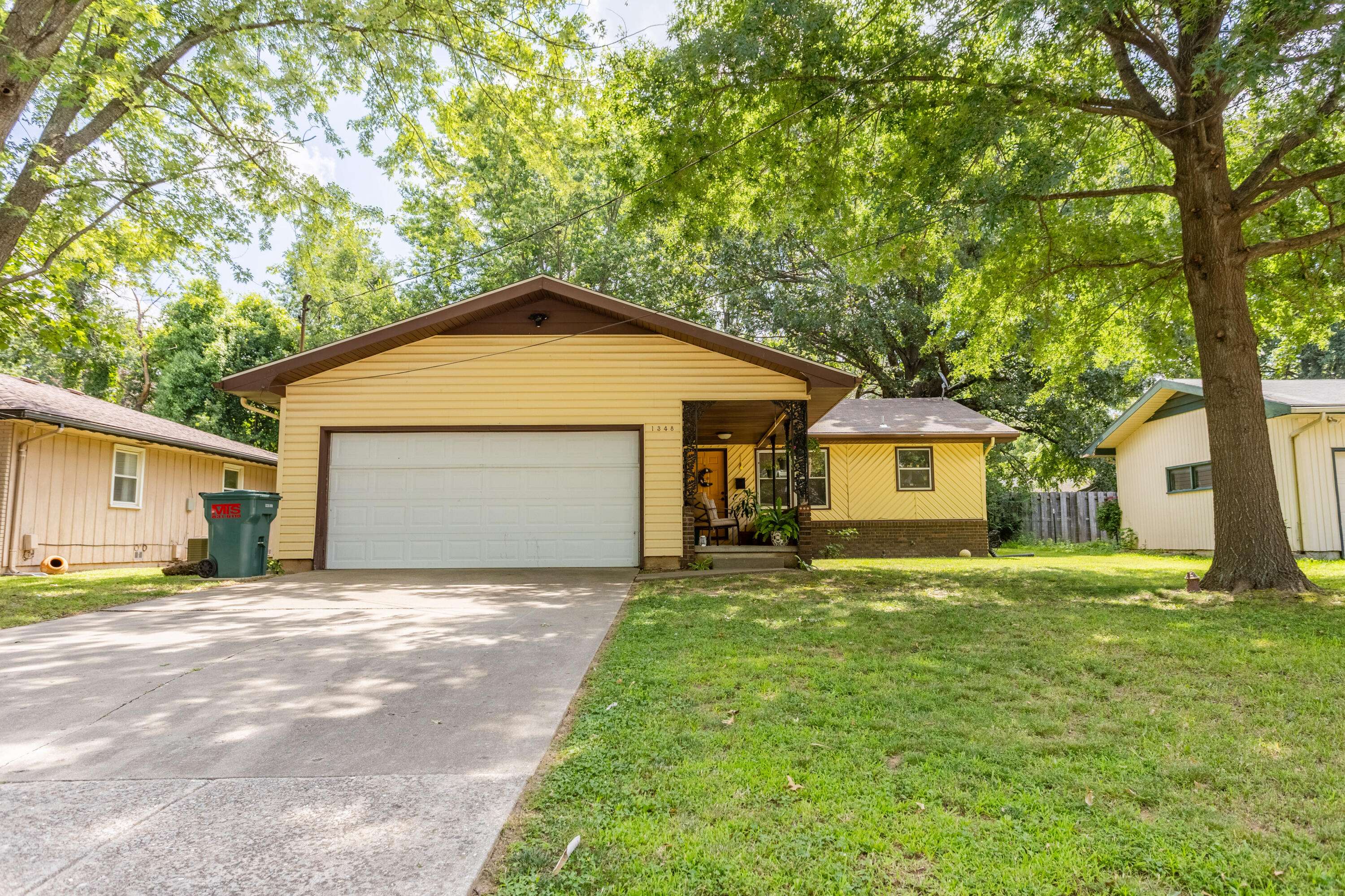 1348 S Arcadia AVE, Springfield, MO 65804