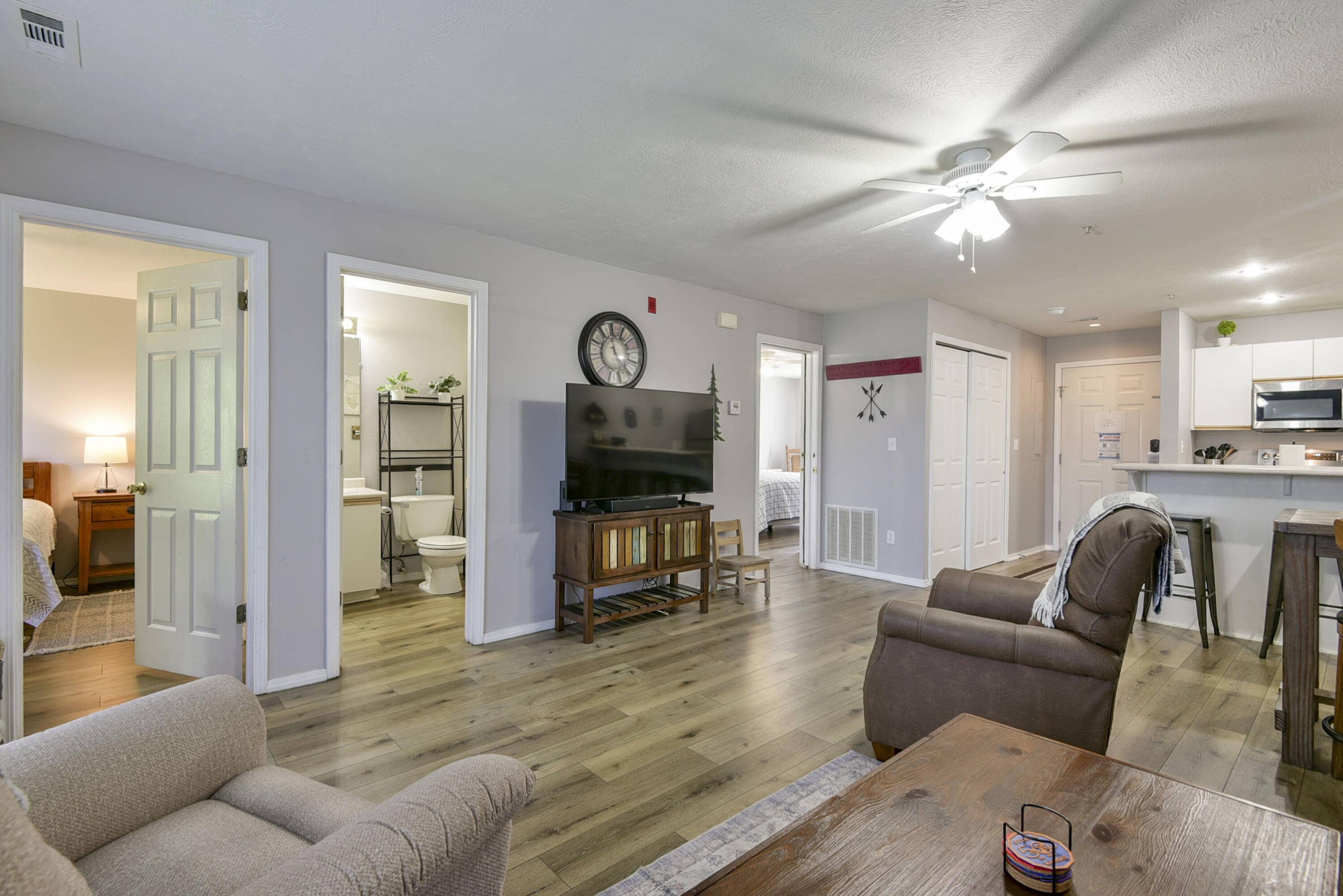 120 Spring Creek CT #Apt 16, Branson, MO 65616