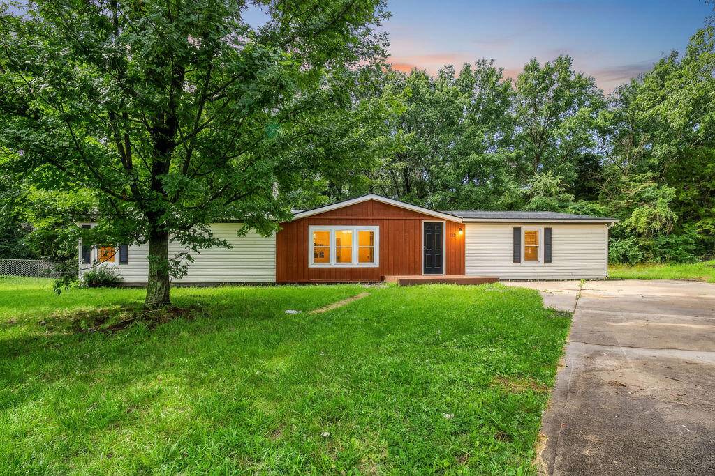 198 SE 51 RD, Warrensburg, MO 64093