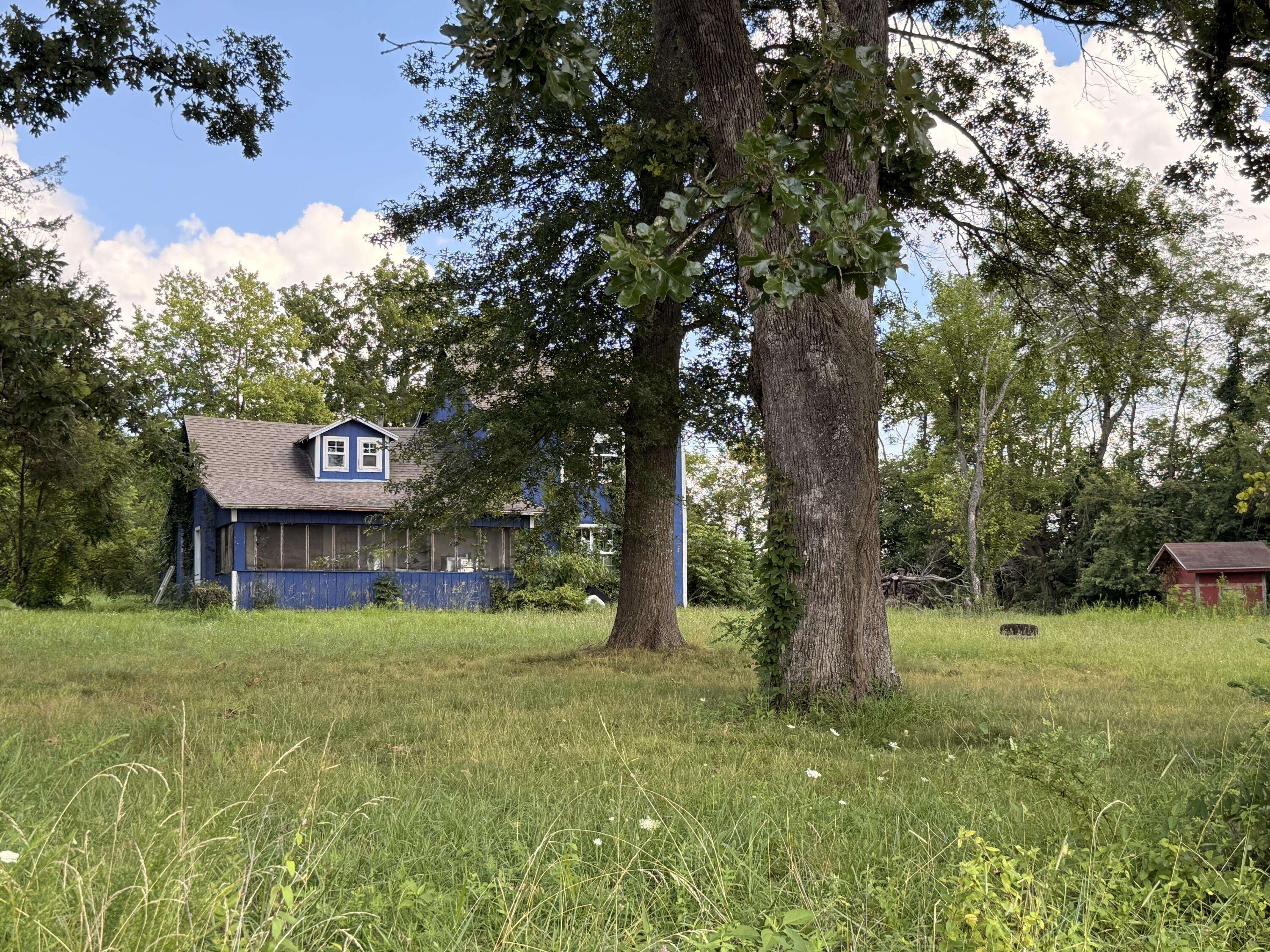 1930 Morris RD, Mountain Grove, MO 65711