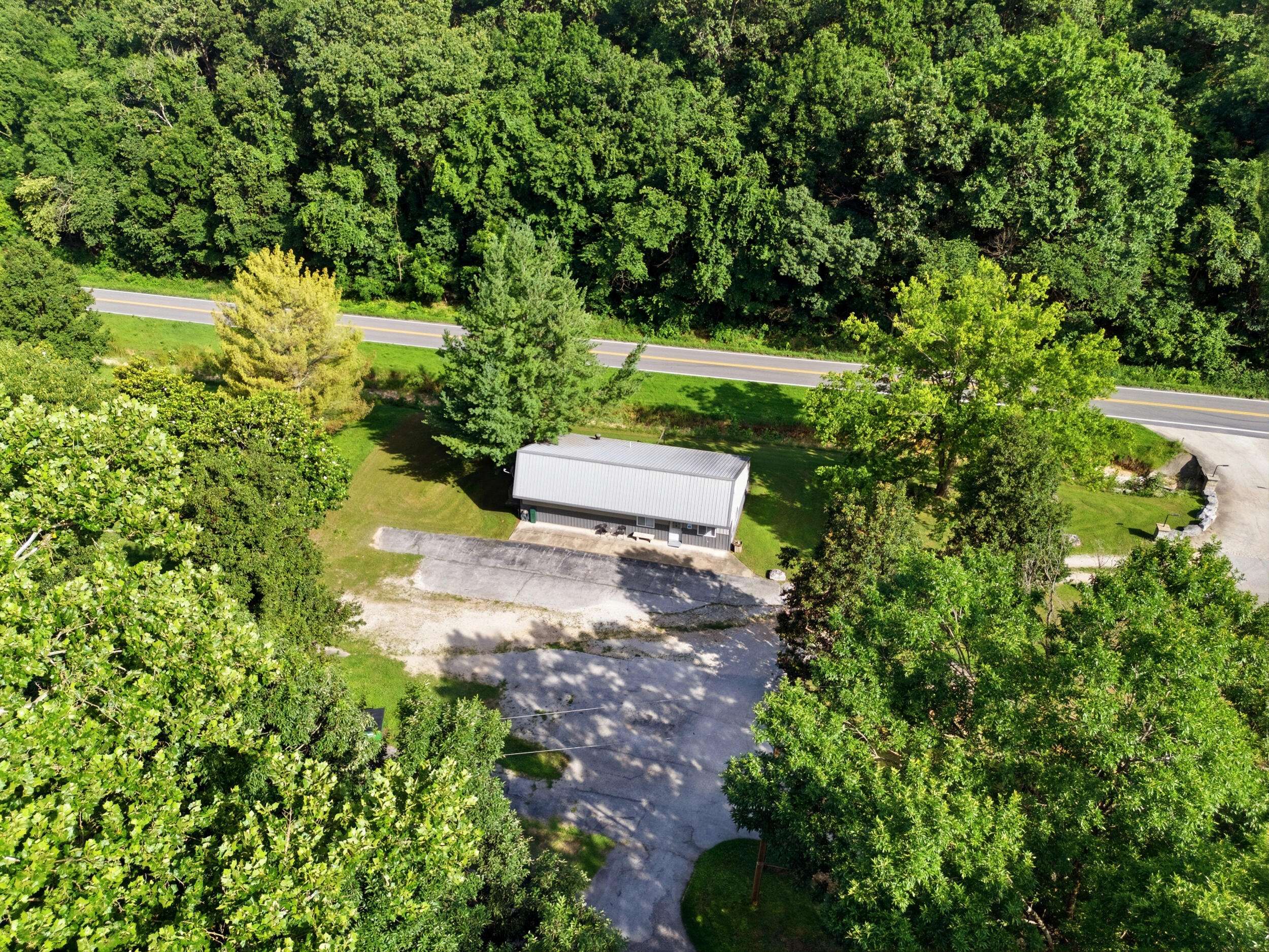 32 Throneberry TRL, Anderson, MO 64831