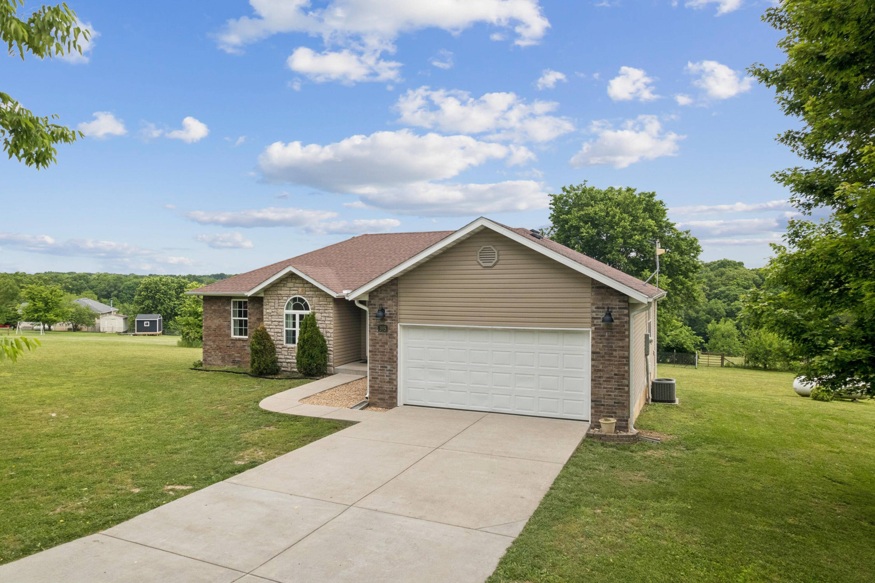 395 Bear Ridge, Highlandville, MO 65669