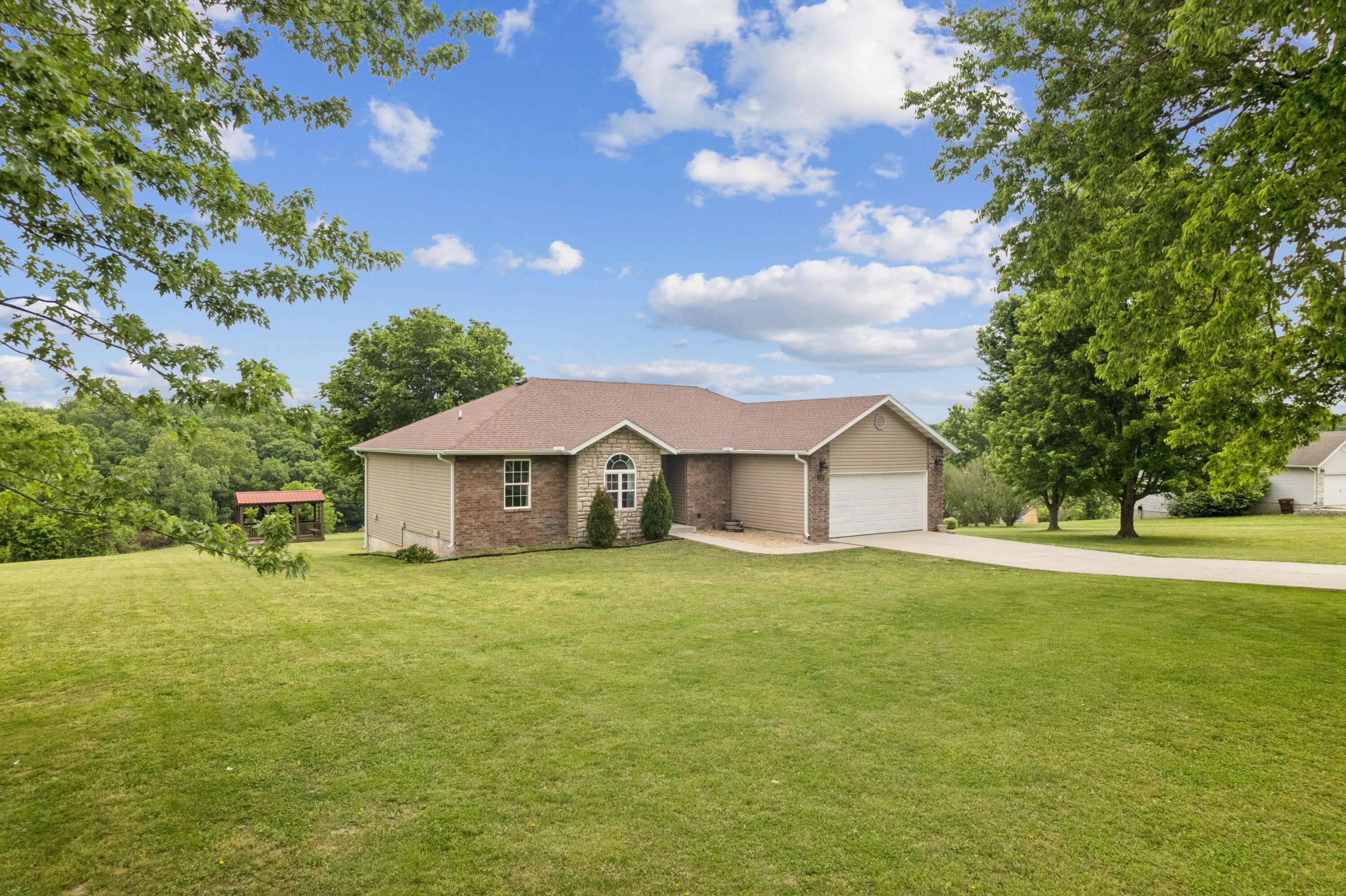 395 Bear Ridge, Highlandville, MO 65669