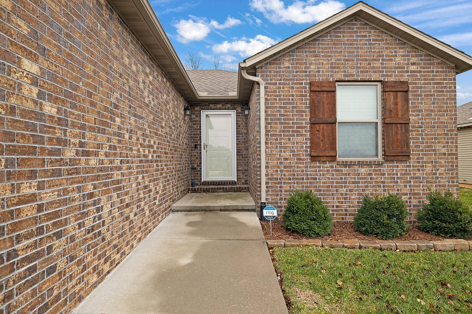 2610 W Colton AVE, Ozark, MO 65721