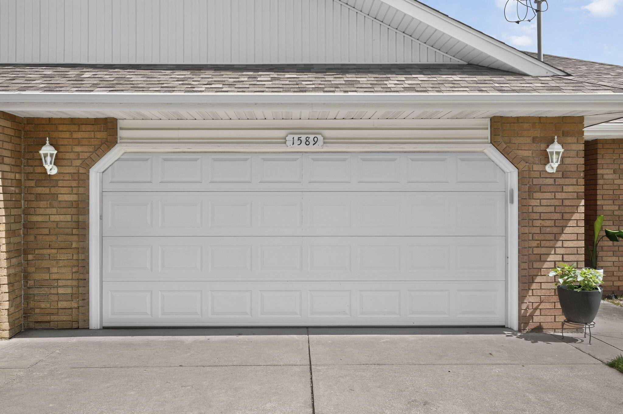 1589 E Redrex ST, Springfield, MO 65804