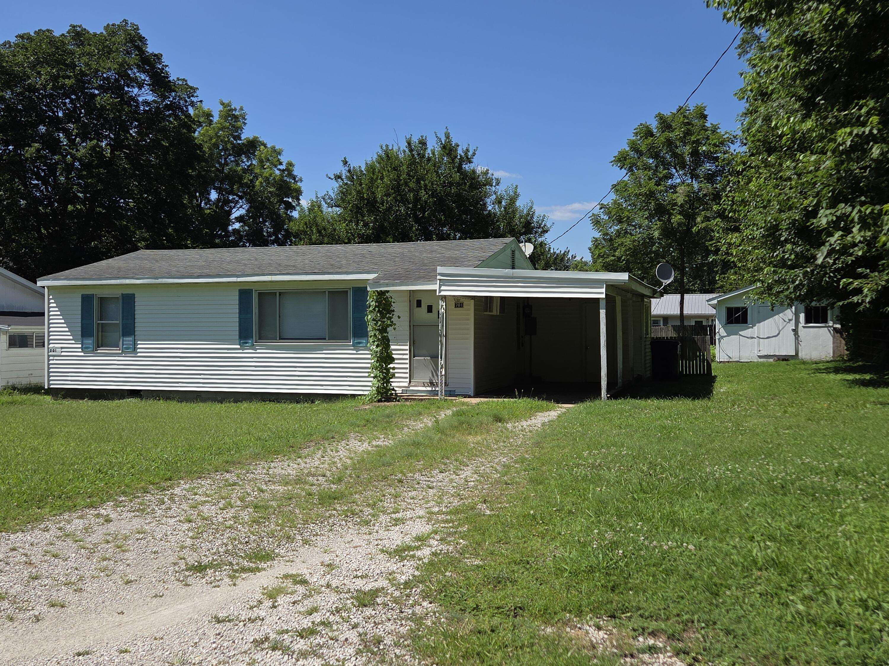 701 Hooker DR, Buffalo, MO 65622