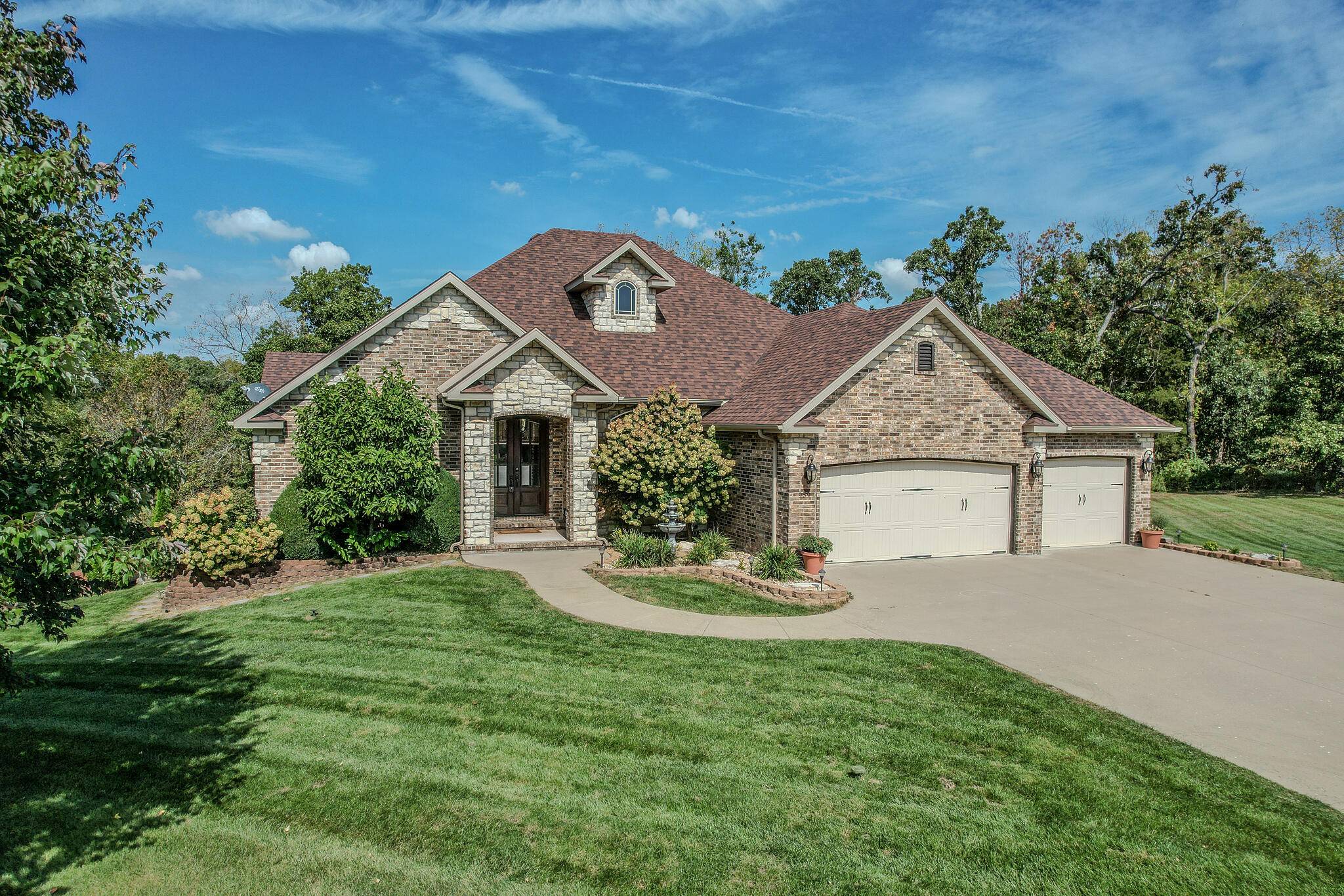 959 Cobblestone CT, Lebanon, MO 65536