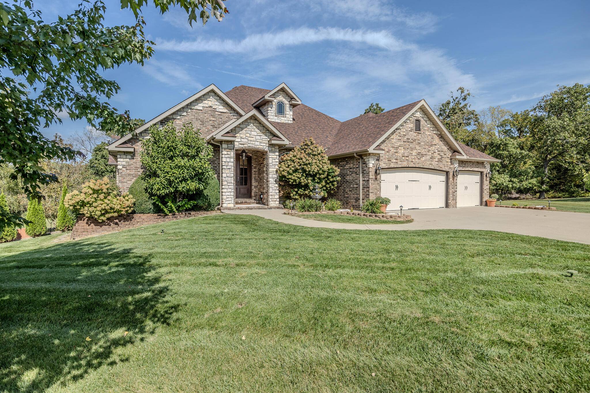 959 Cobblestone CT, Lebanon, MO 65536