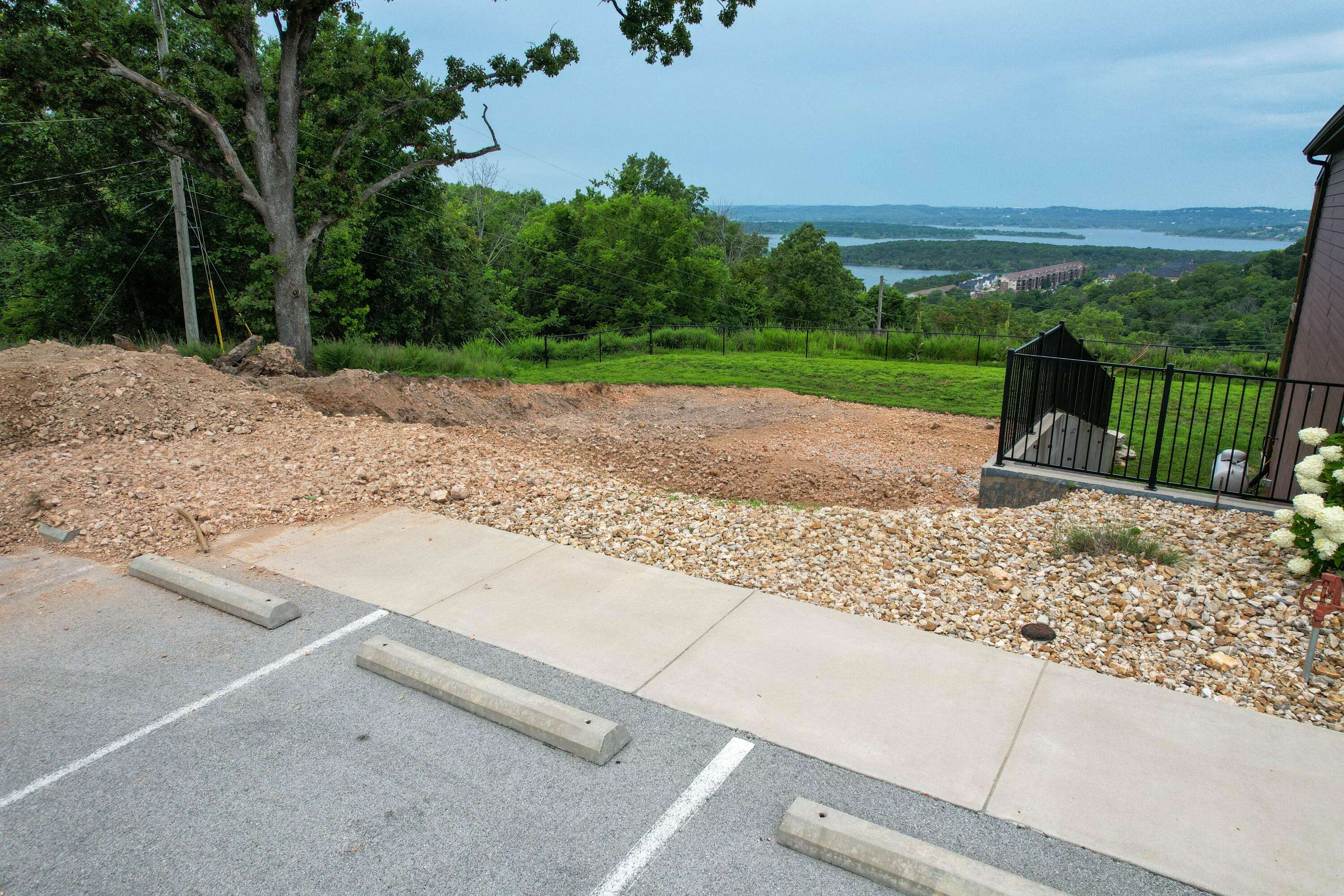 160 Chateau Ridge TRL, Branson, MO 65616