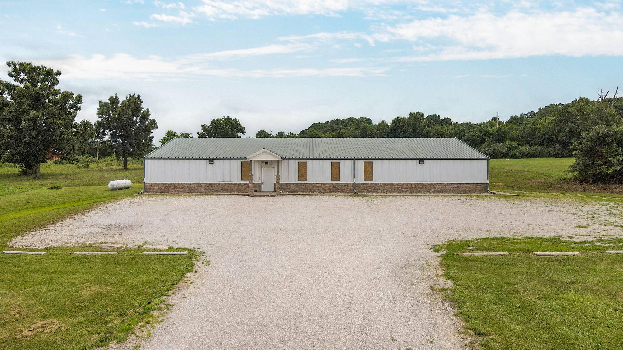 990 Schoolview DR, Marshfield, MO 65706