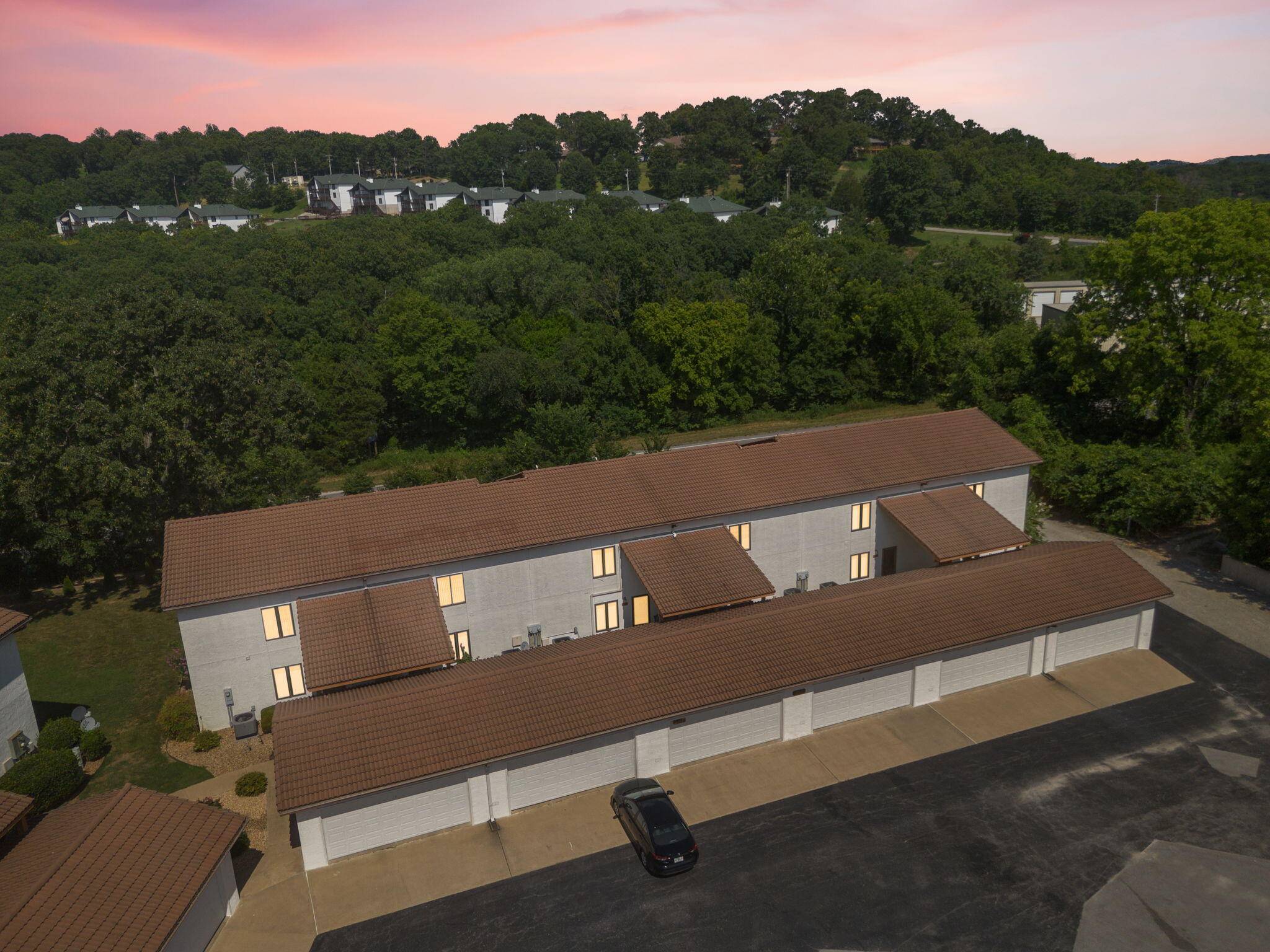 1901 Paradise Landing RD #1, Kimberling City, MO 65686