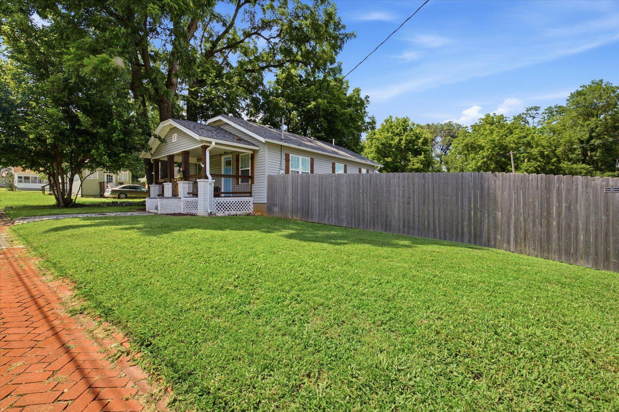 311 E Dale ST, Springfield, MO 65803