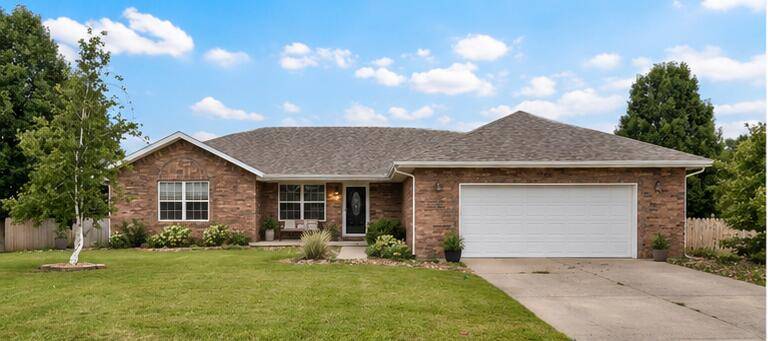 755 E Vivian ST, Bolivar, MO 65613