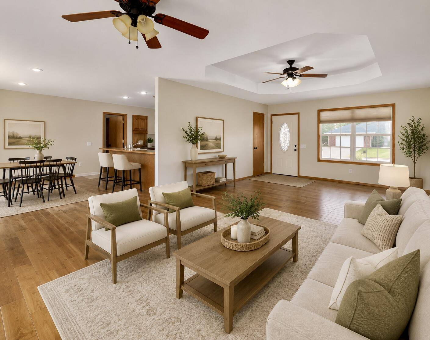 755 E Vivian ST, Bolivar, MO 65613